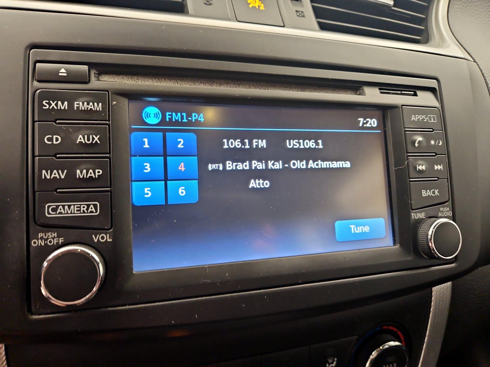 Thumbnail: 2015 Nissan Sentra - 16
