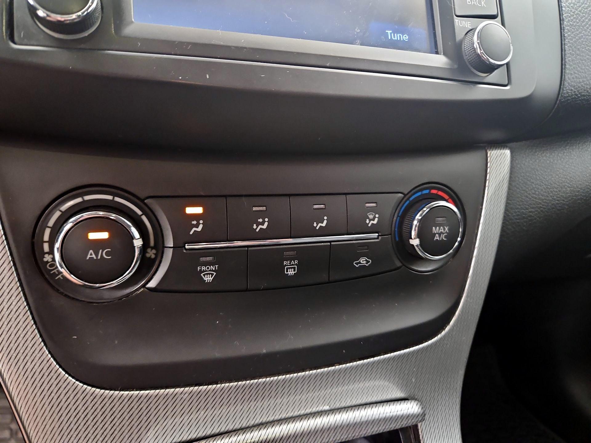Thumbnail: 2015 Nissan Sentra - 17