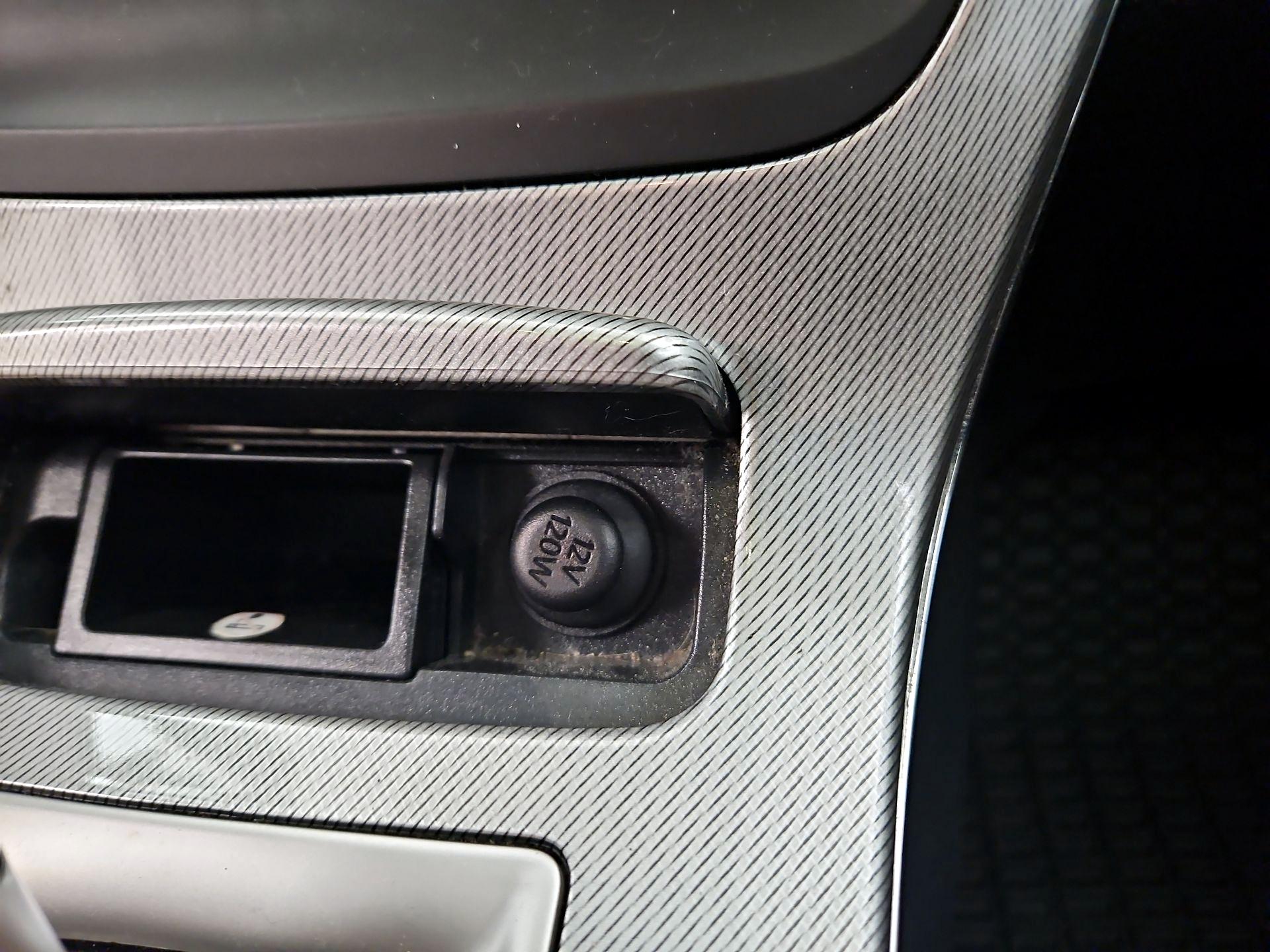 Thumbnail: 2015 Nissan Sentra - 19