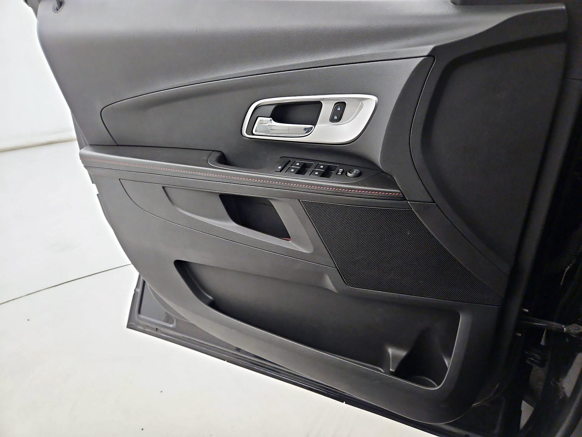 Thumbnail: 2015 Chevrolet Equinox - 12