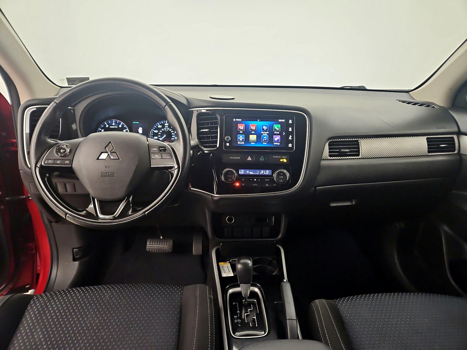 Thumbnail: 2018 Mitsubishi Outlander - 9