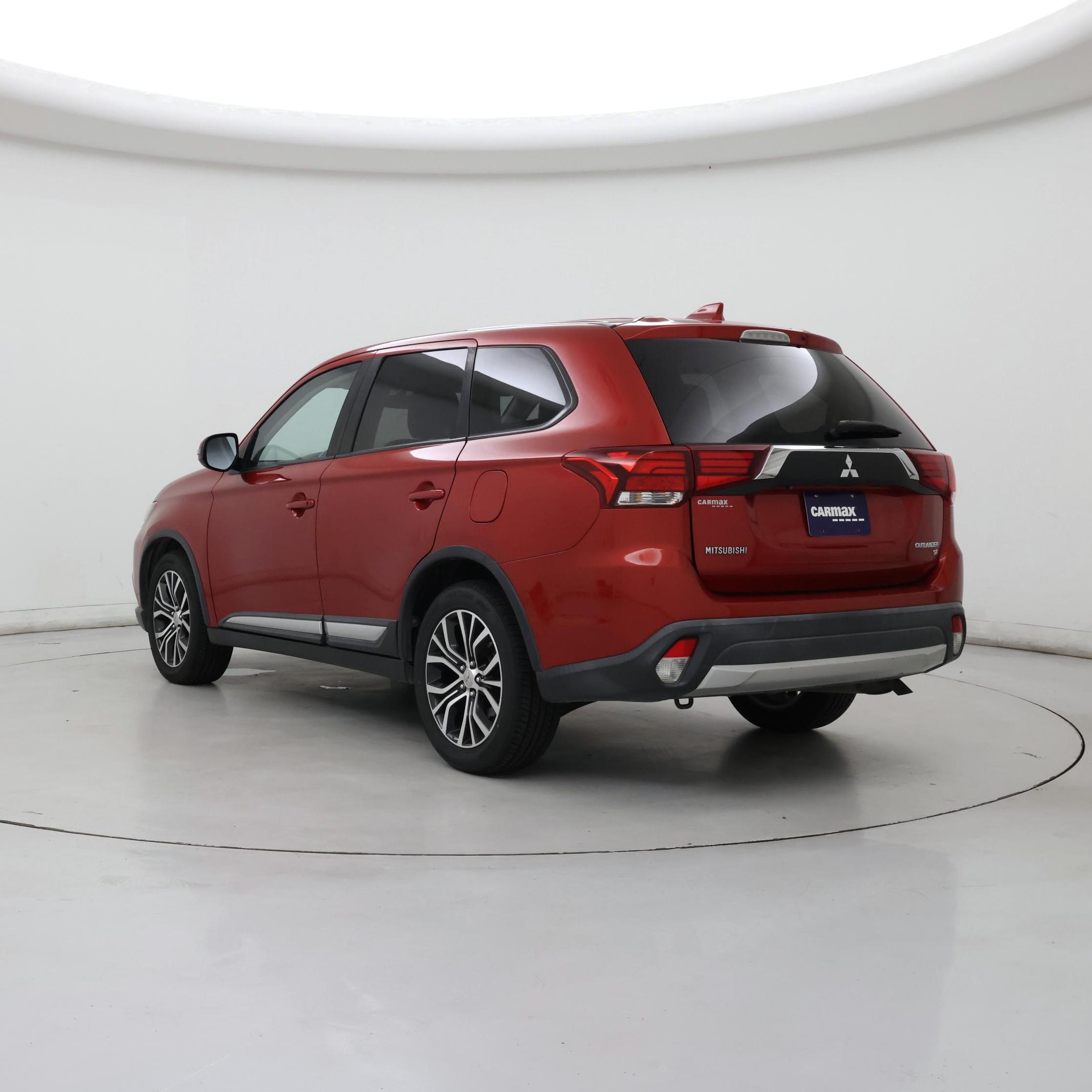 Thumbnail: 2018 Mitsubishi Outlander - 2