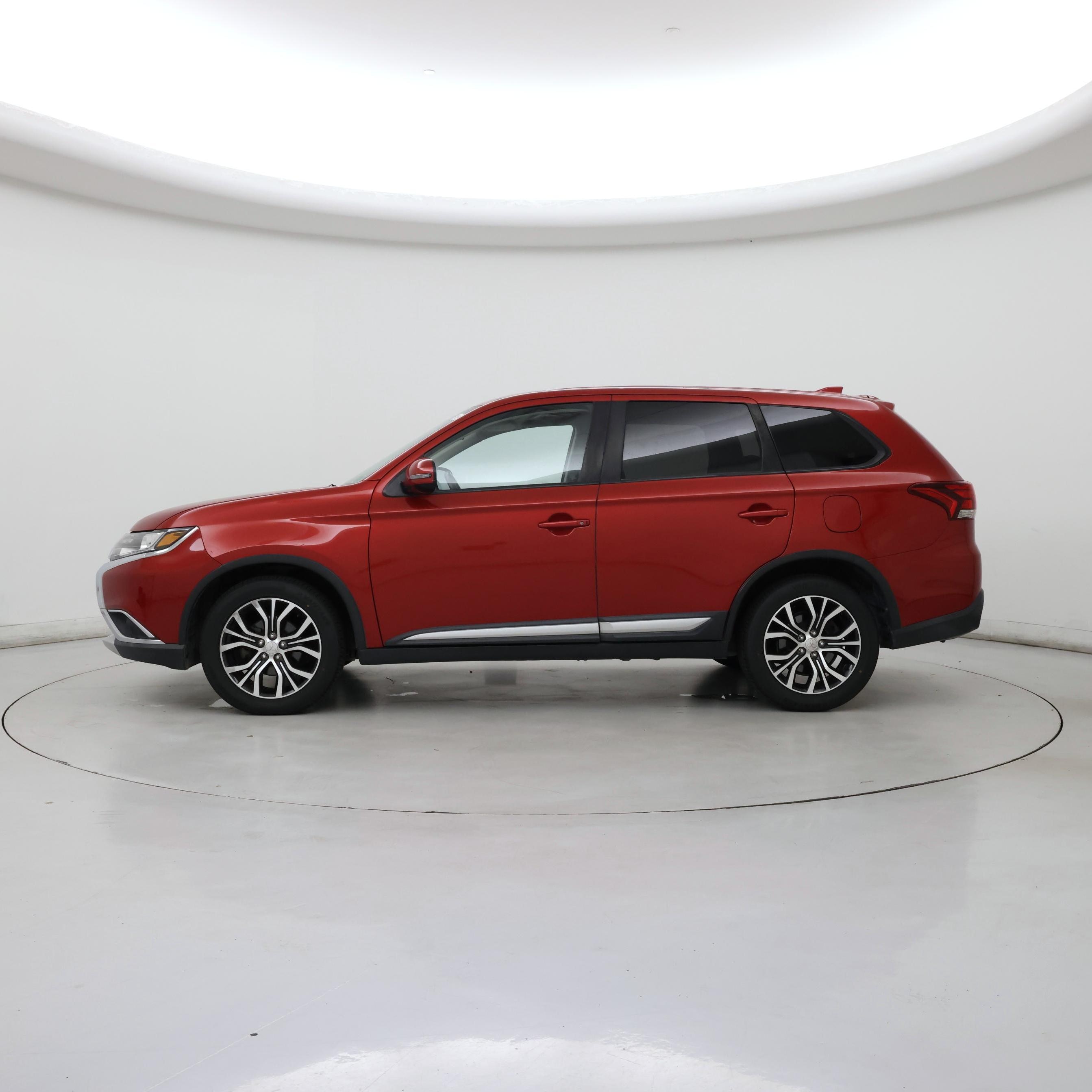 Thumbnail: 2018 Mitsubishi Outlander - 3