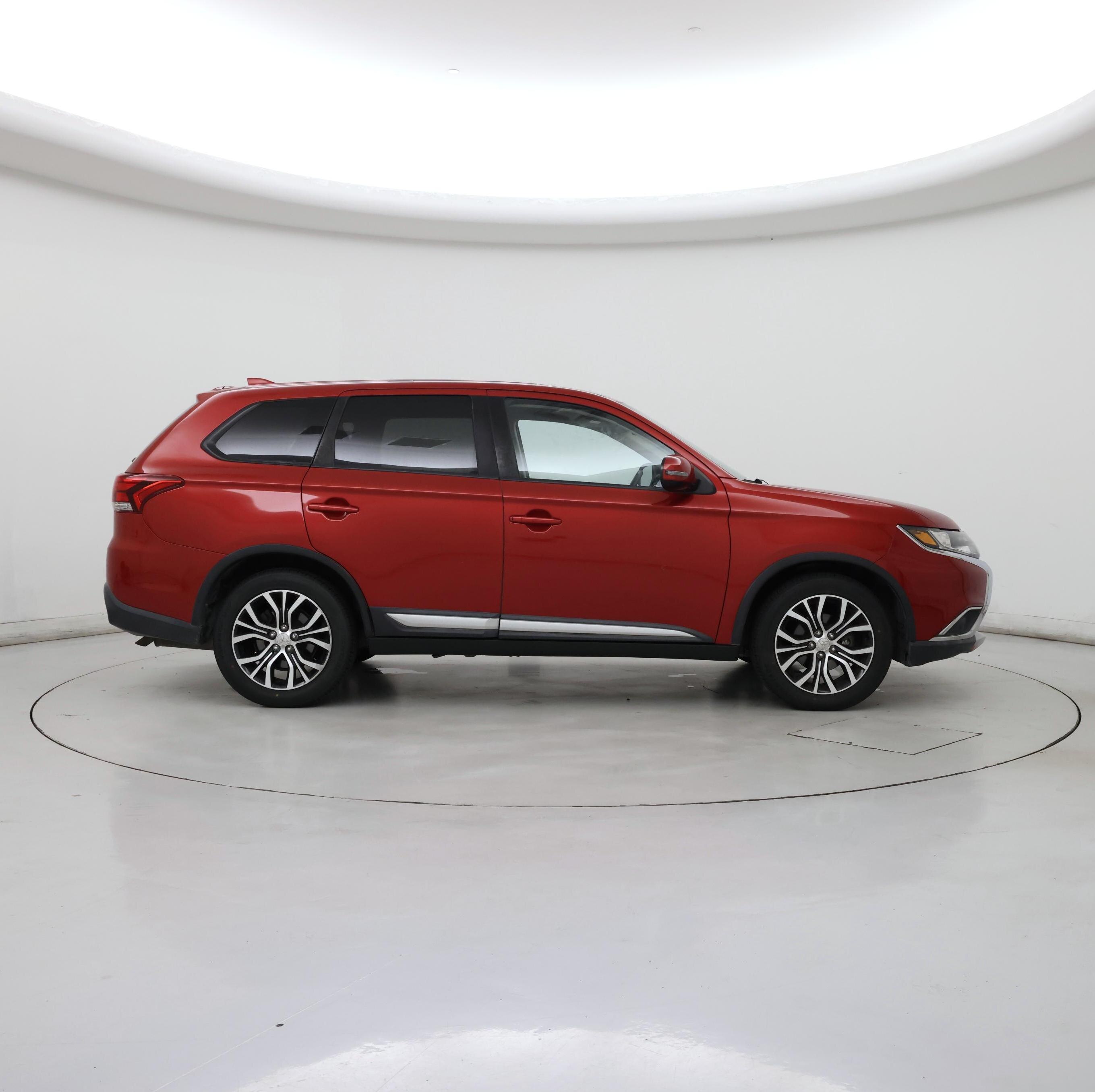 Thumbnail: 2018 Mitsubishi Outlander - 7