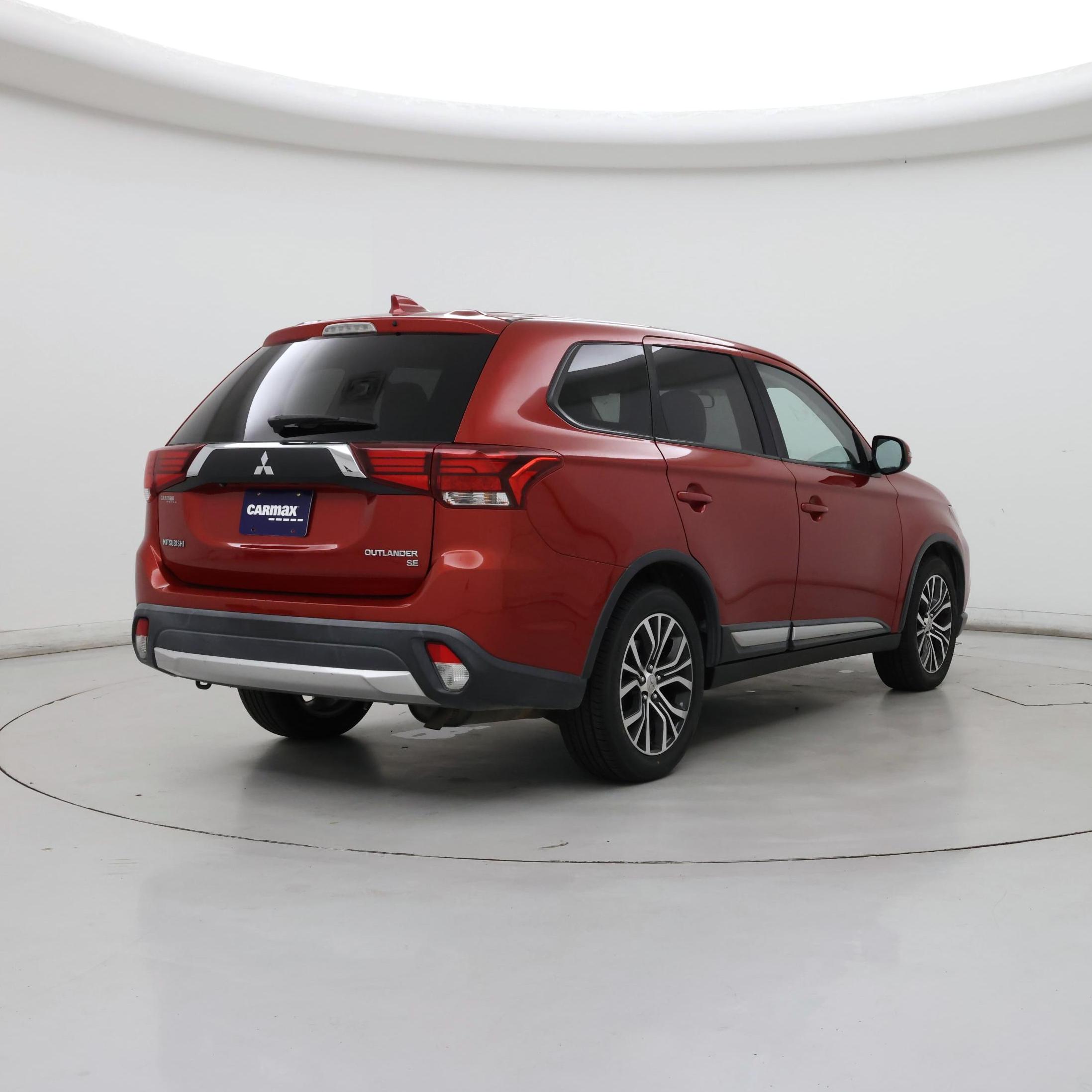 Thumbnail: 2018 Mitsubishi Outlander - 8