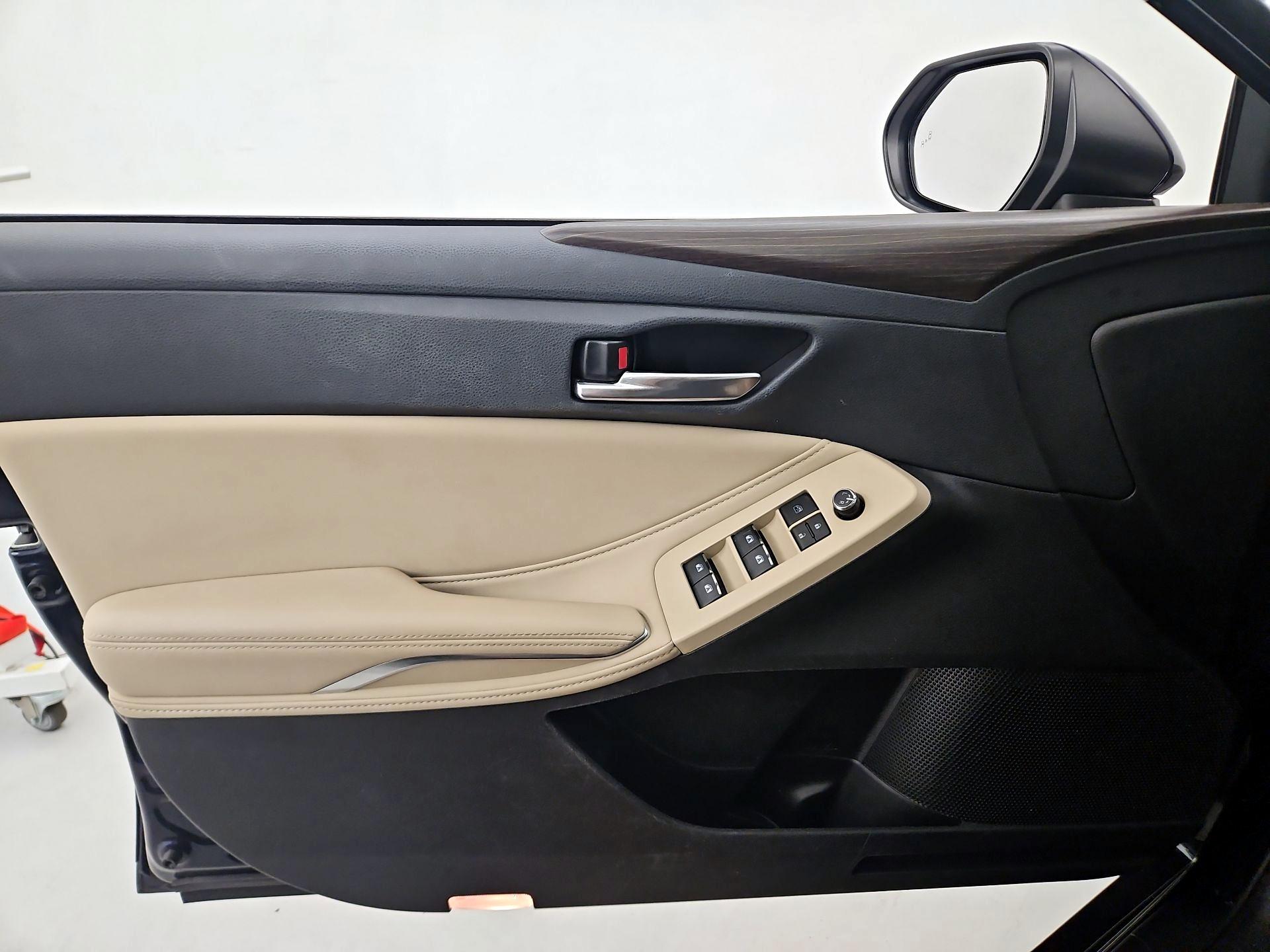 Thumbnail: 2022 Toyota Avalon - 12
