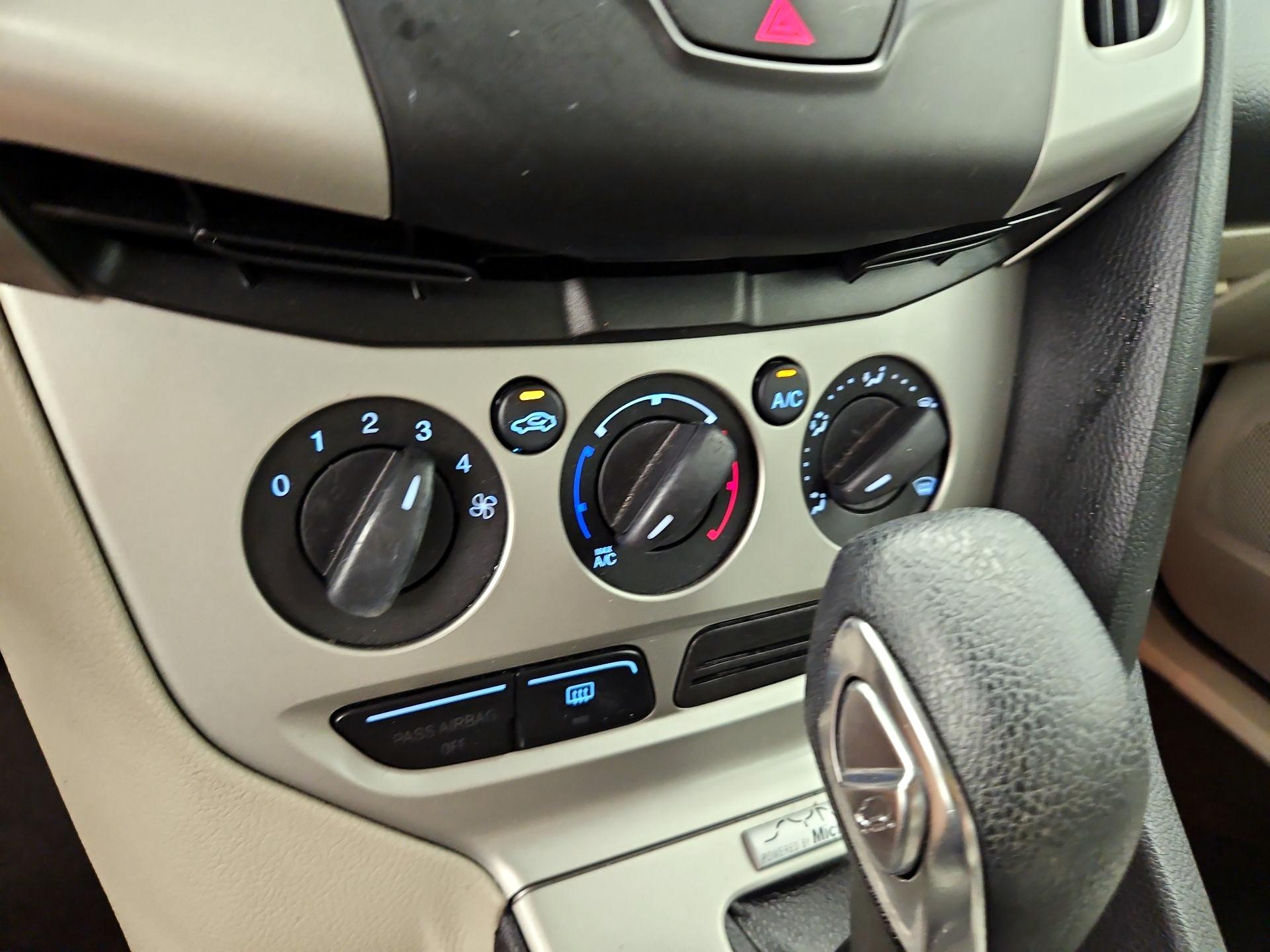 Thumbnail: 2014 Ford Focus - 15