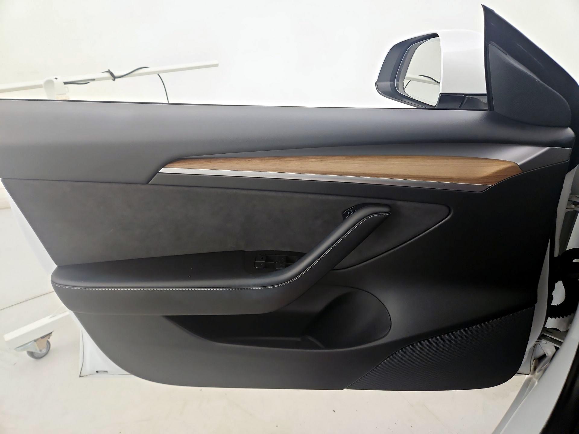 Thumbnail: 2021 Tesla Model 3 - 12