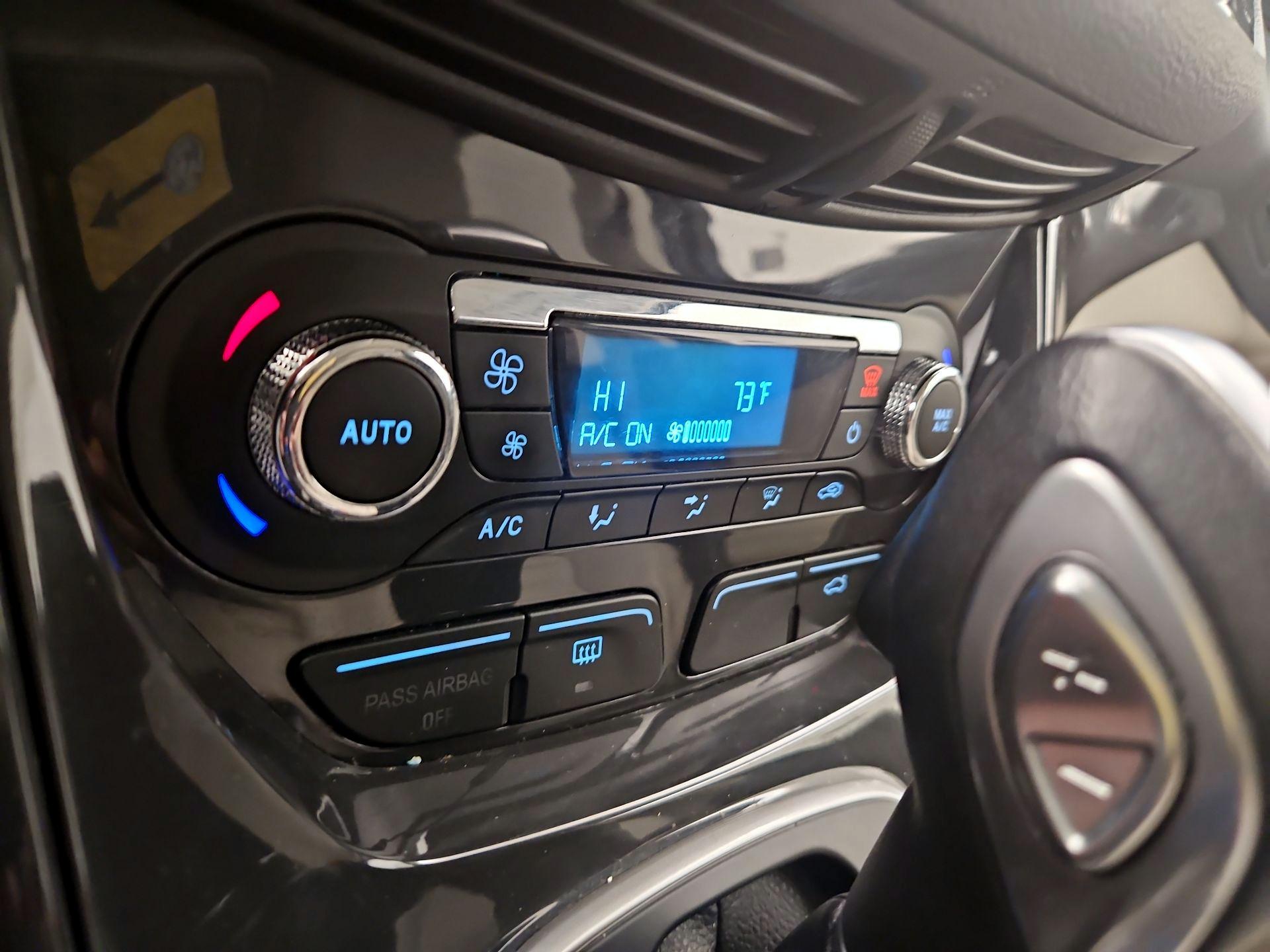 Thumbnail: 2014 Ford Escape - 17