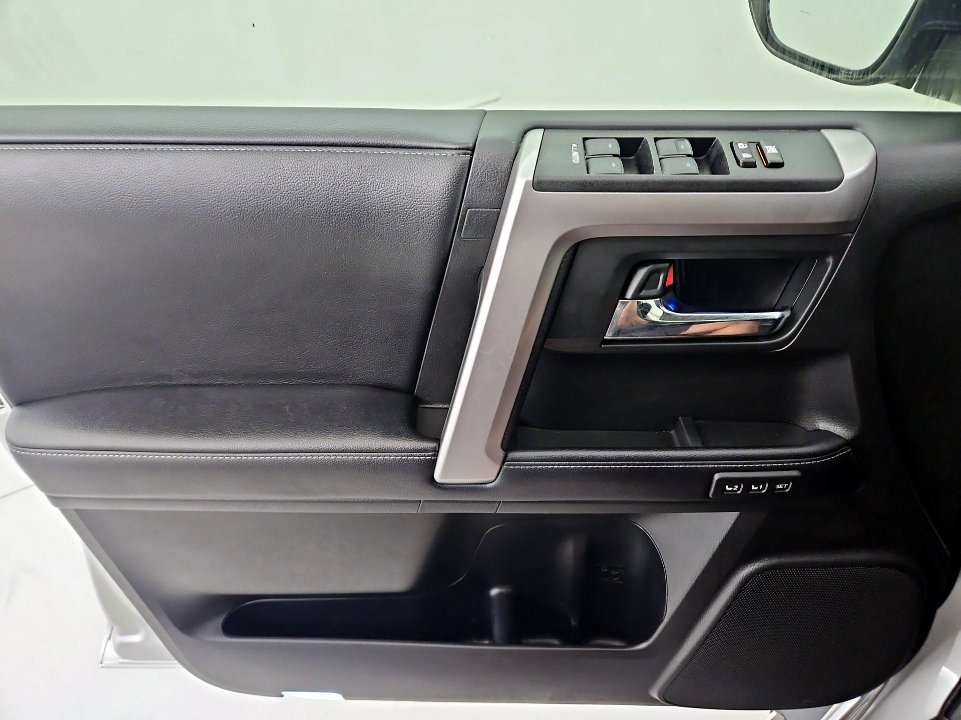 Thumbnail: 2019 Toyota 4Runner - 12
