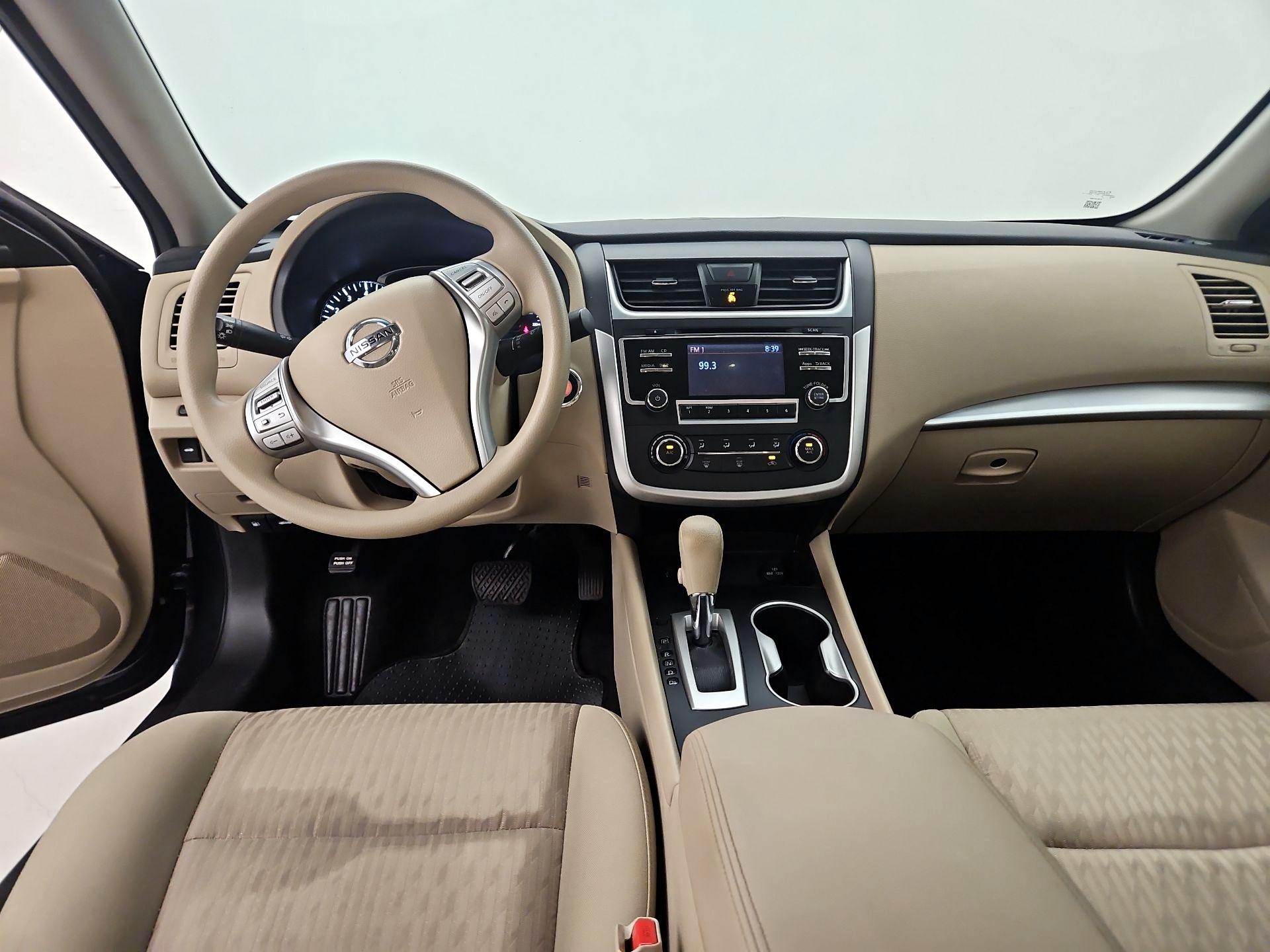 Thumbnail: 2016 Nissan Altima - 9