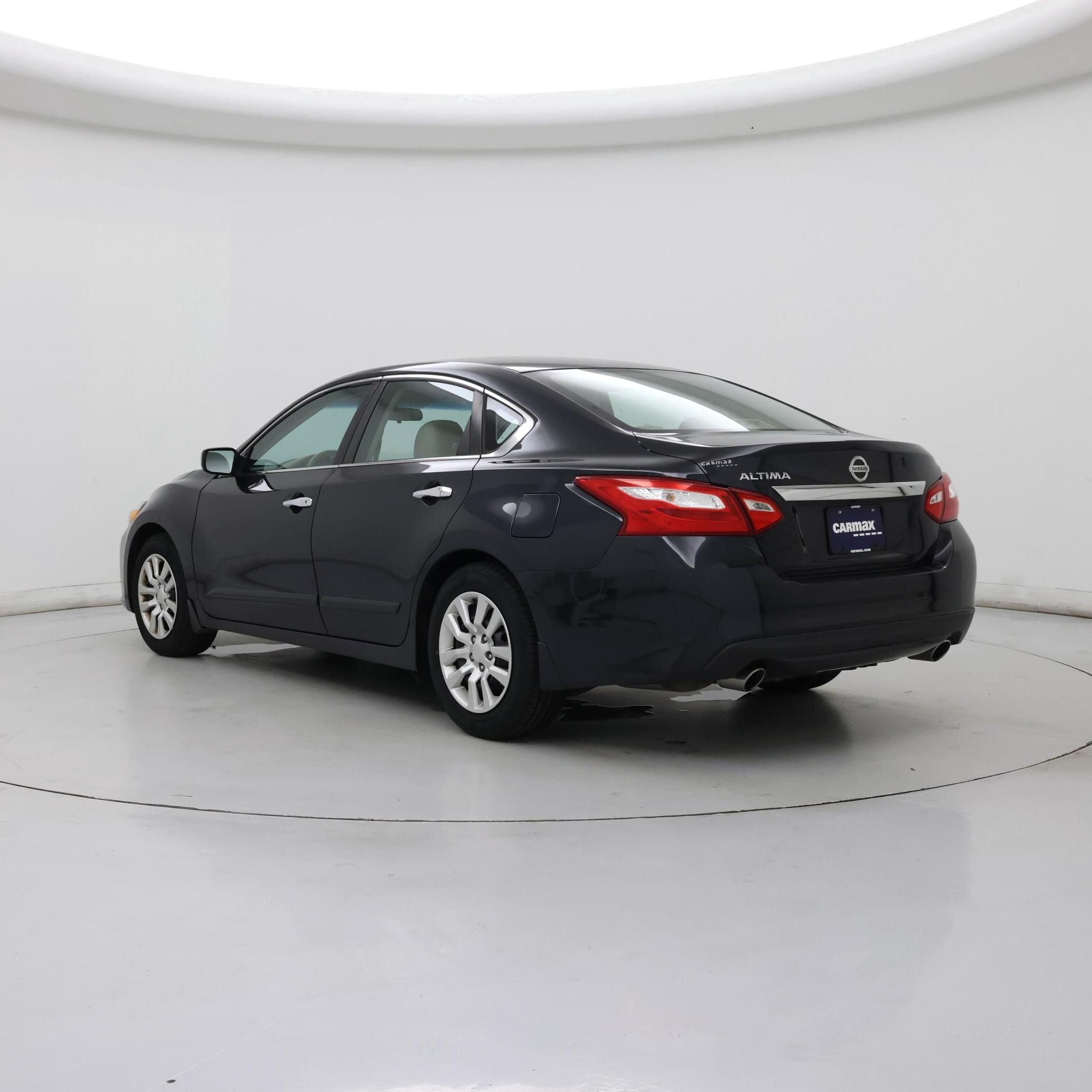 Thumbnail: 2016 Nissan Altima - 2