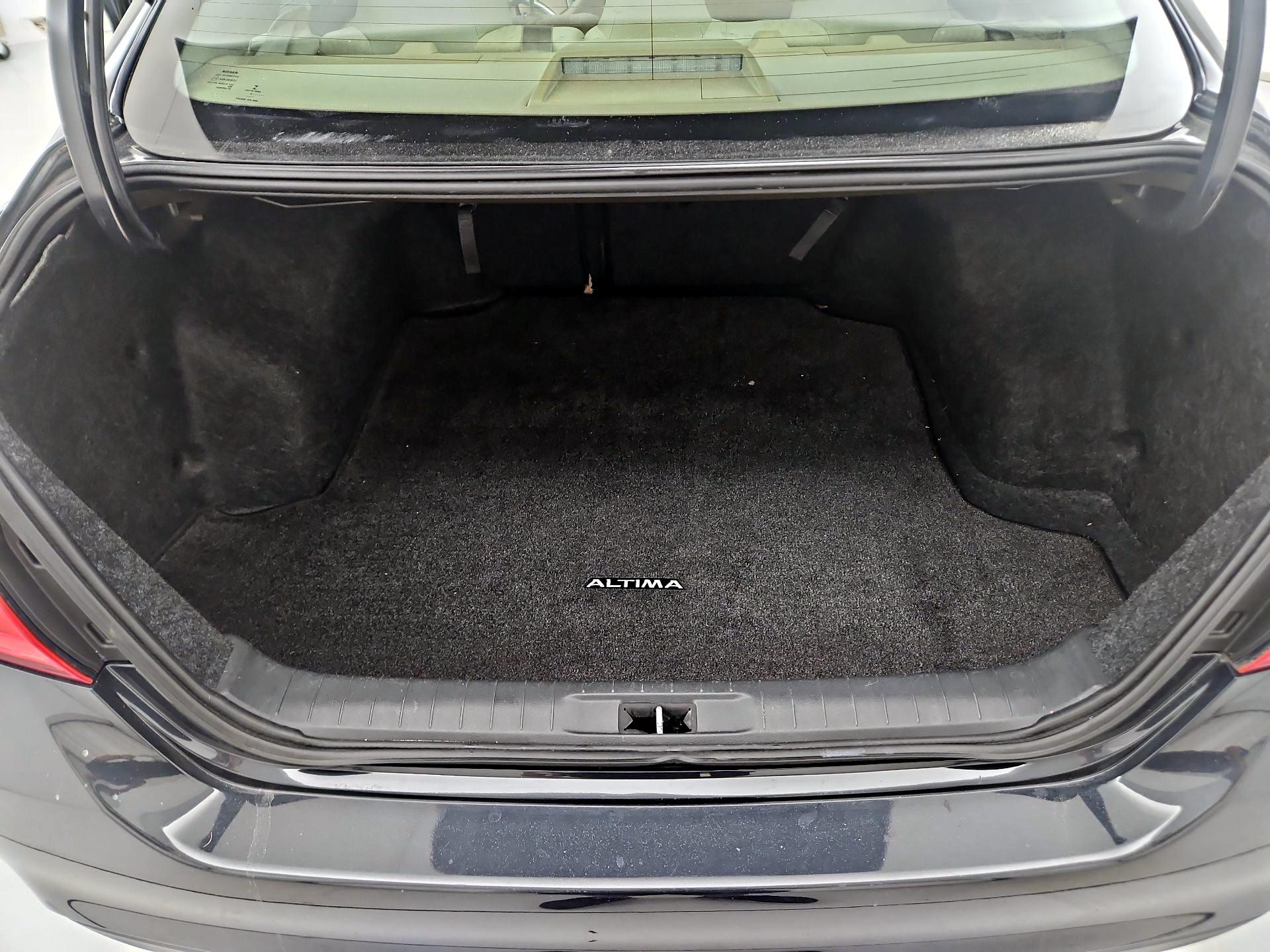 Thumbnail: 2016 Nissan Altima - 20
