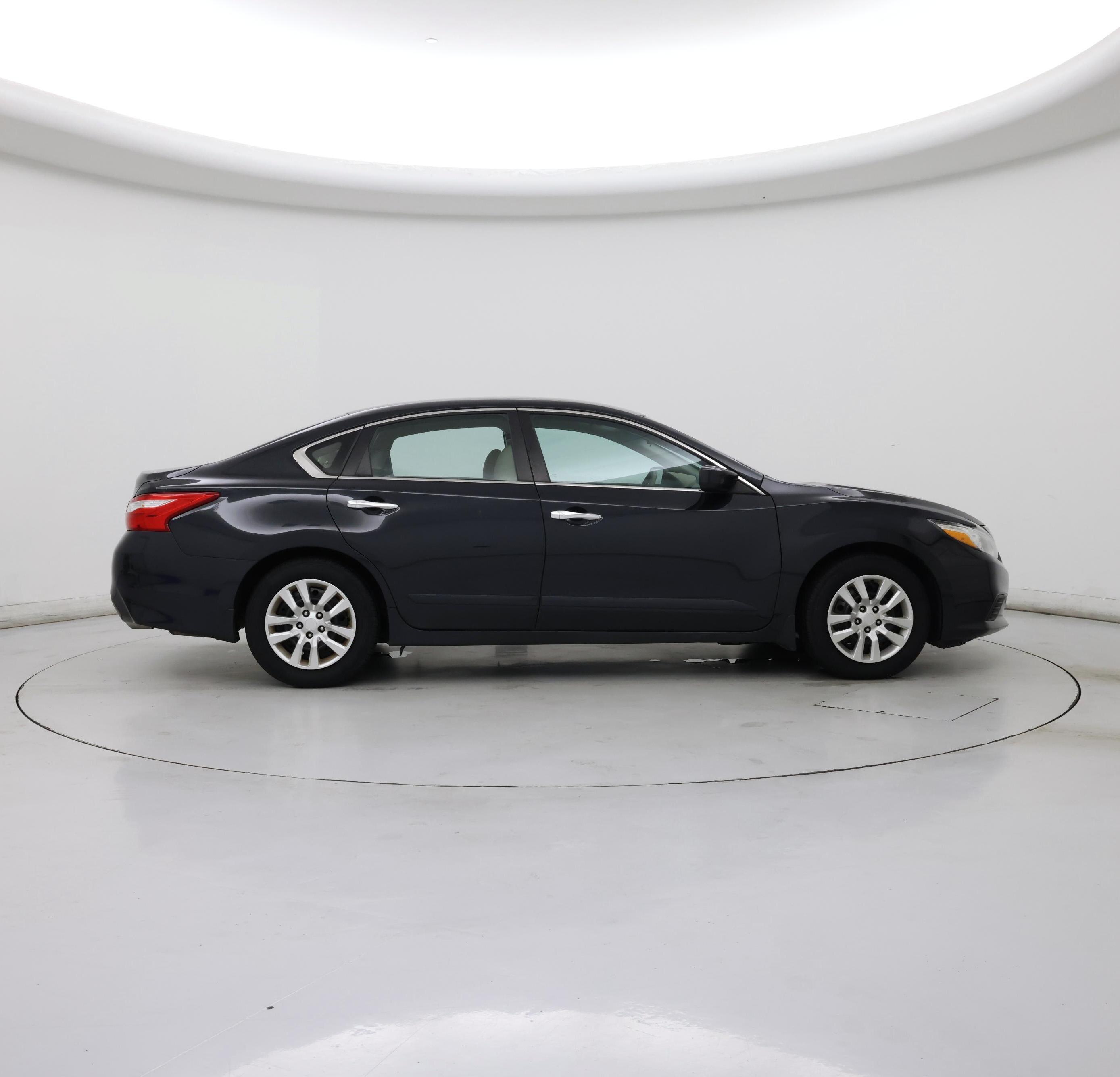 Thumbnail: 2016 Nissan Altima - 7