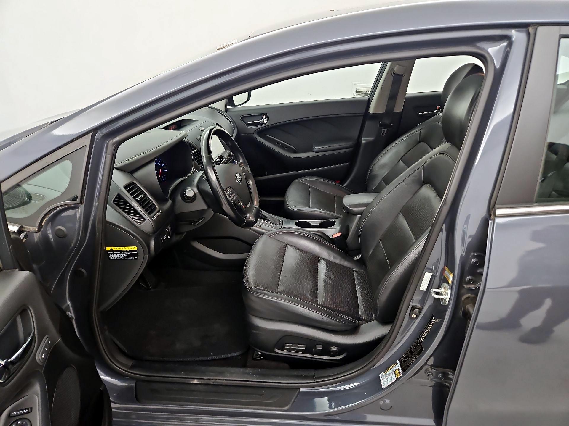Thumbnail: 2016 Kia Forte - 11