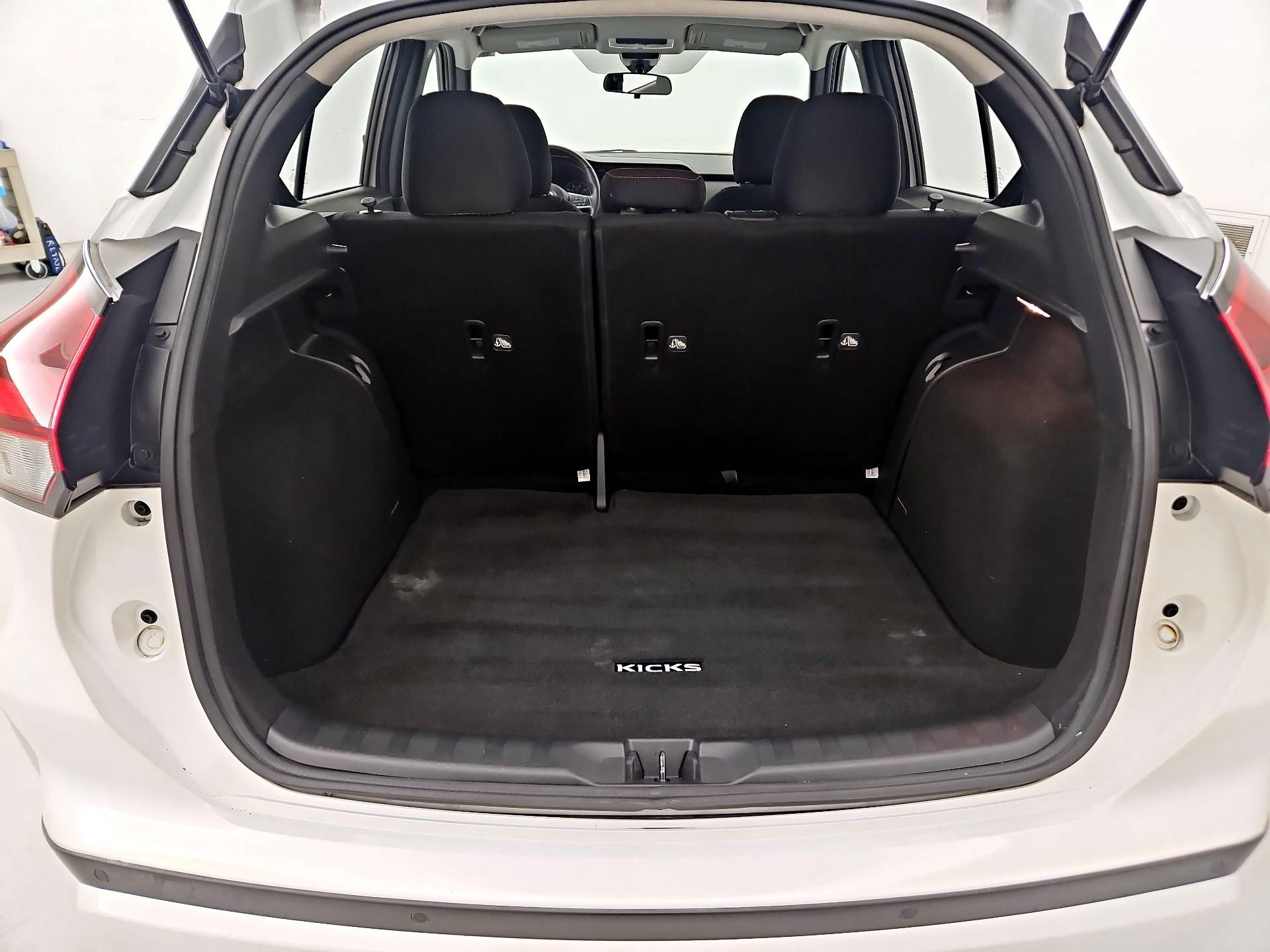 Thumbnail: 2021 Nissan Kicks - 19