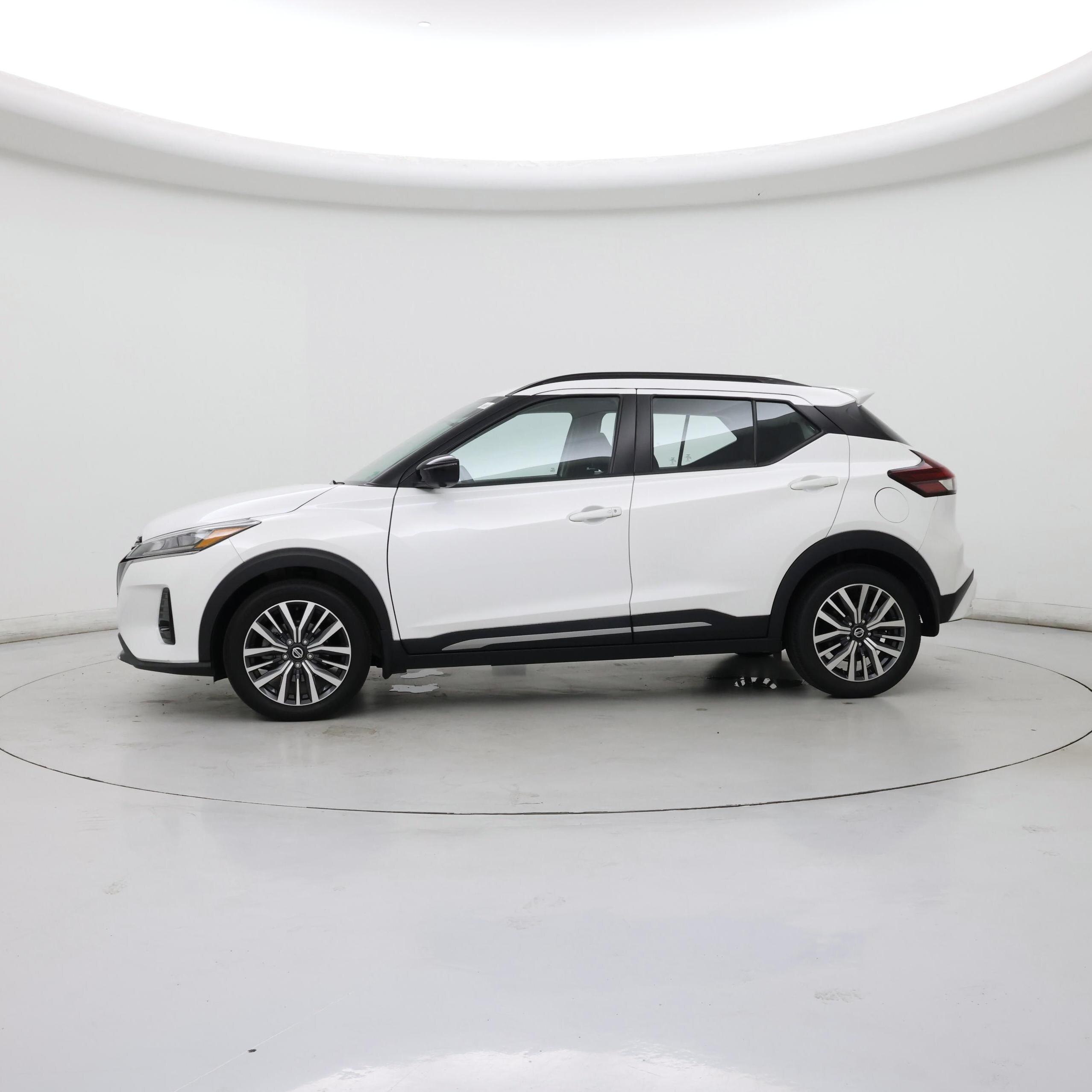 Thumbnail: 2021 Nissan Kicks - 3
