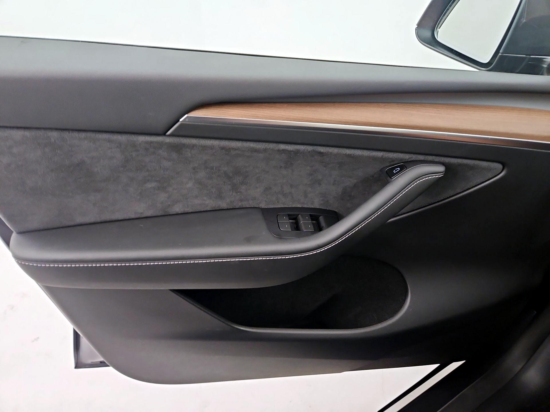Thumbnail: 2023 Tesla Model Y - 12
