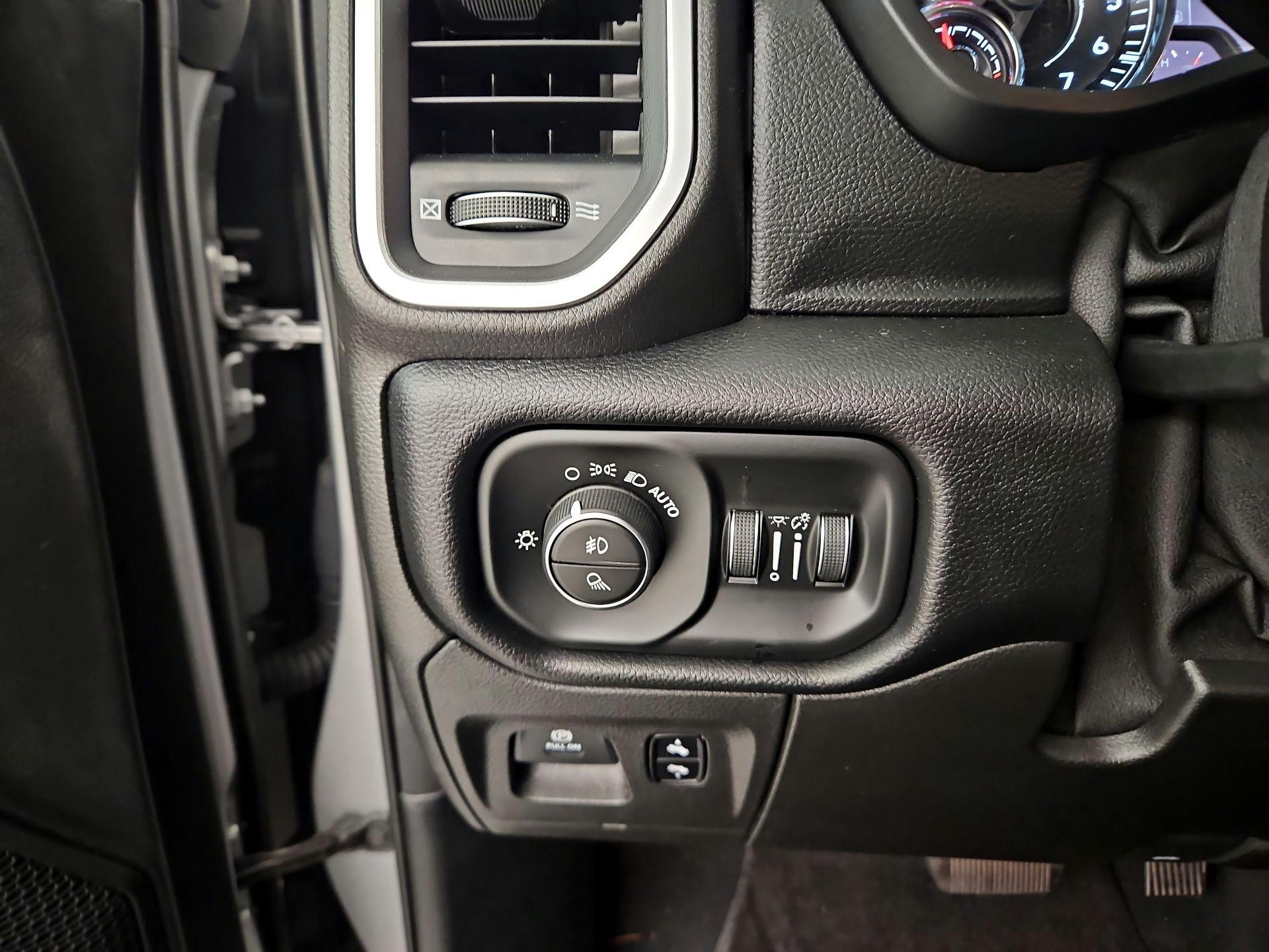 Thumbnail: 2019 RAM 1500 - 13