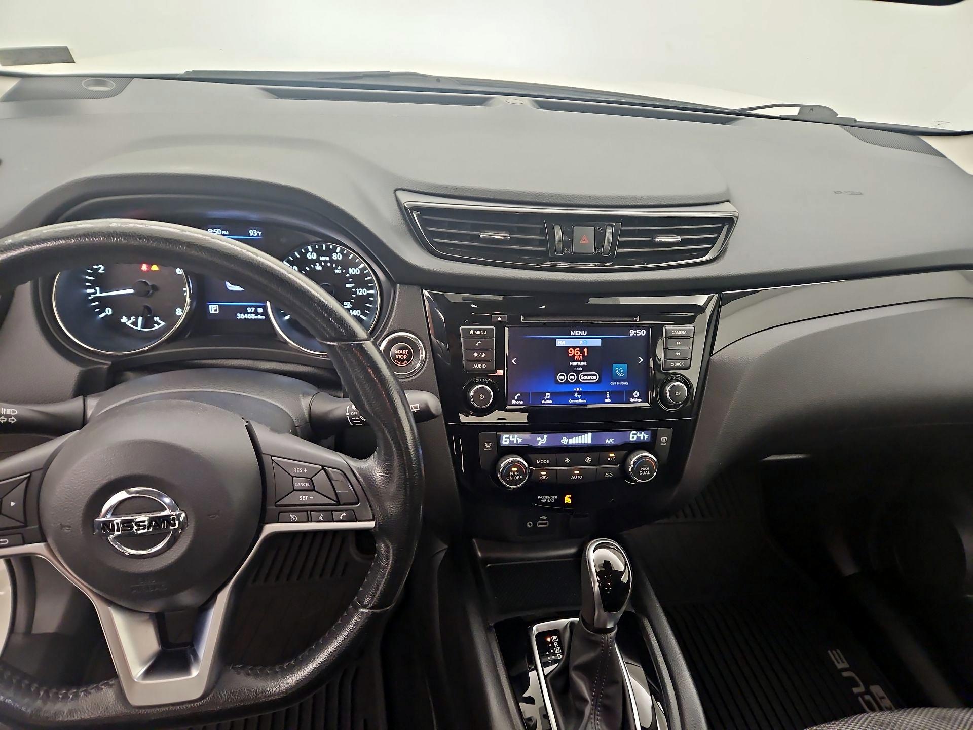 Thumbnail: 2021 Nissan Rogue Sport - 9