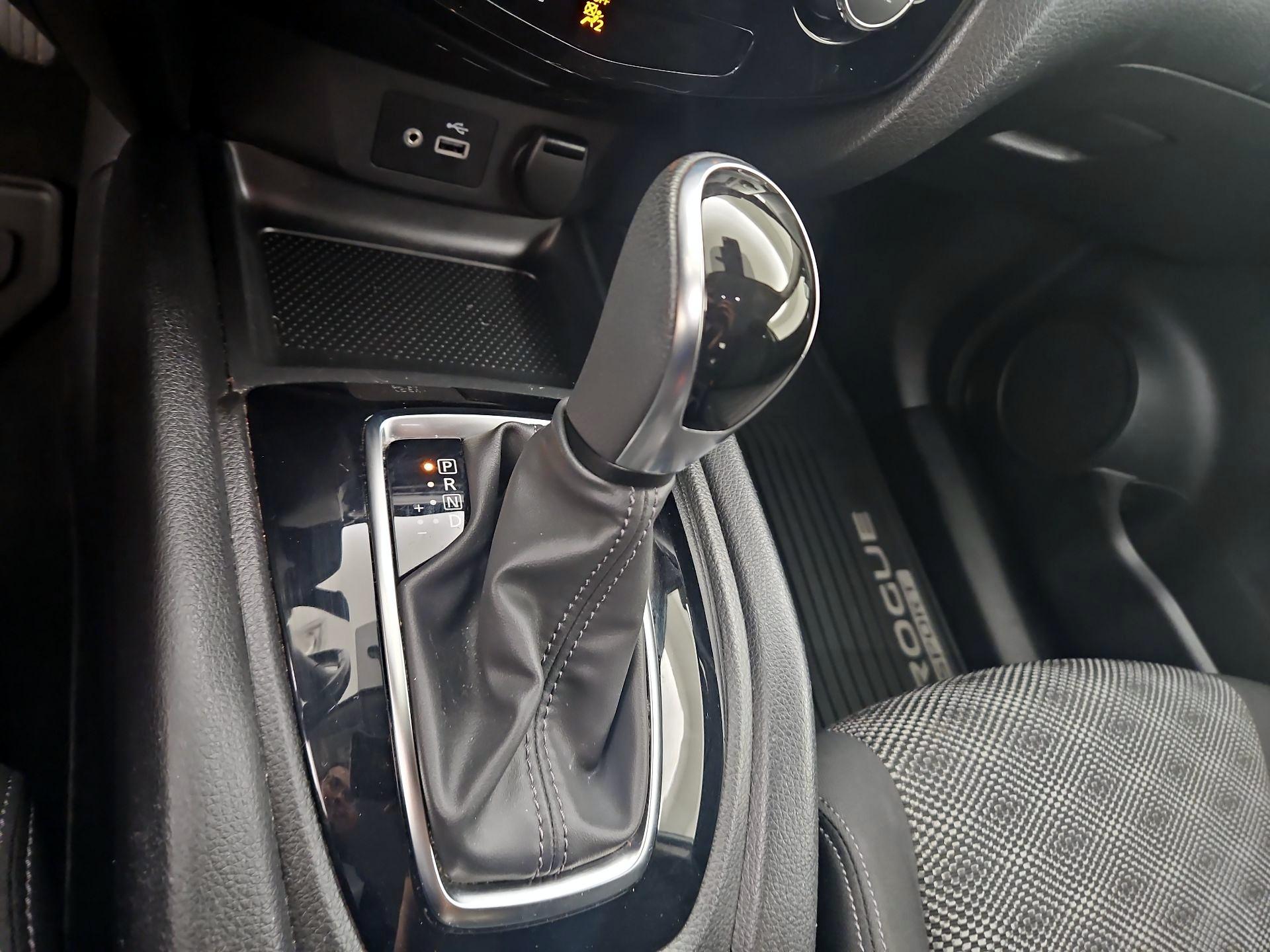 Thumbnail: 2021 Nissan Rogue Sport - 17