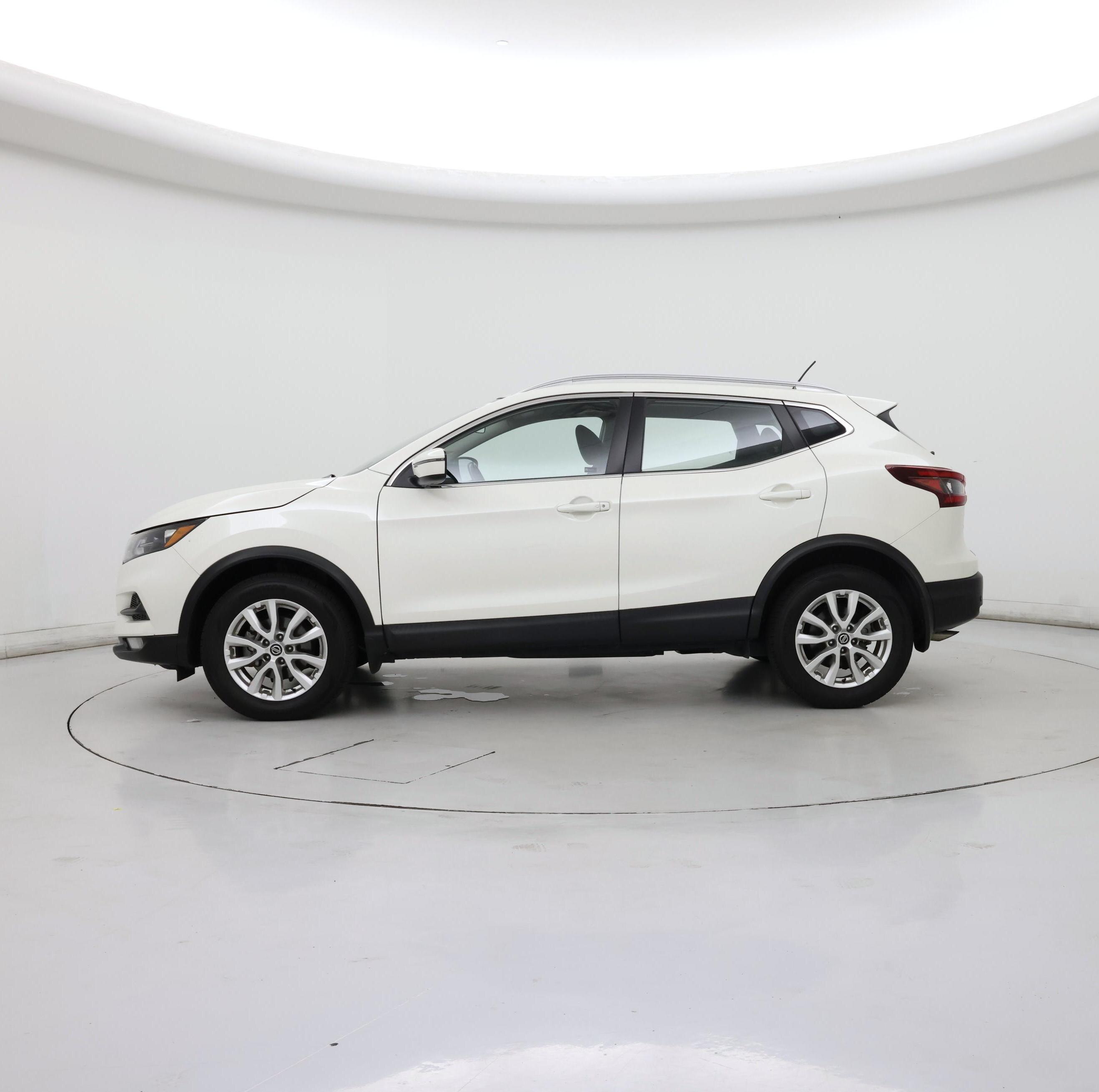 Thumbnail: 2021 Nissan Rogue Sport - 3