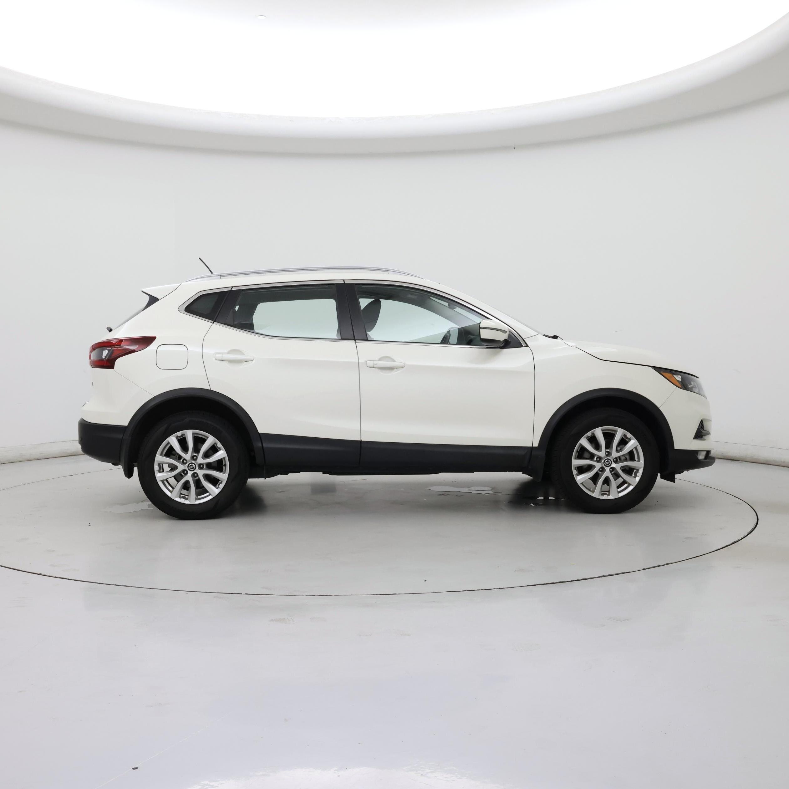 Thumbnail: 2021 Nissan Rogue Sport - 7