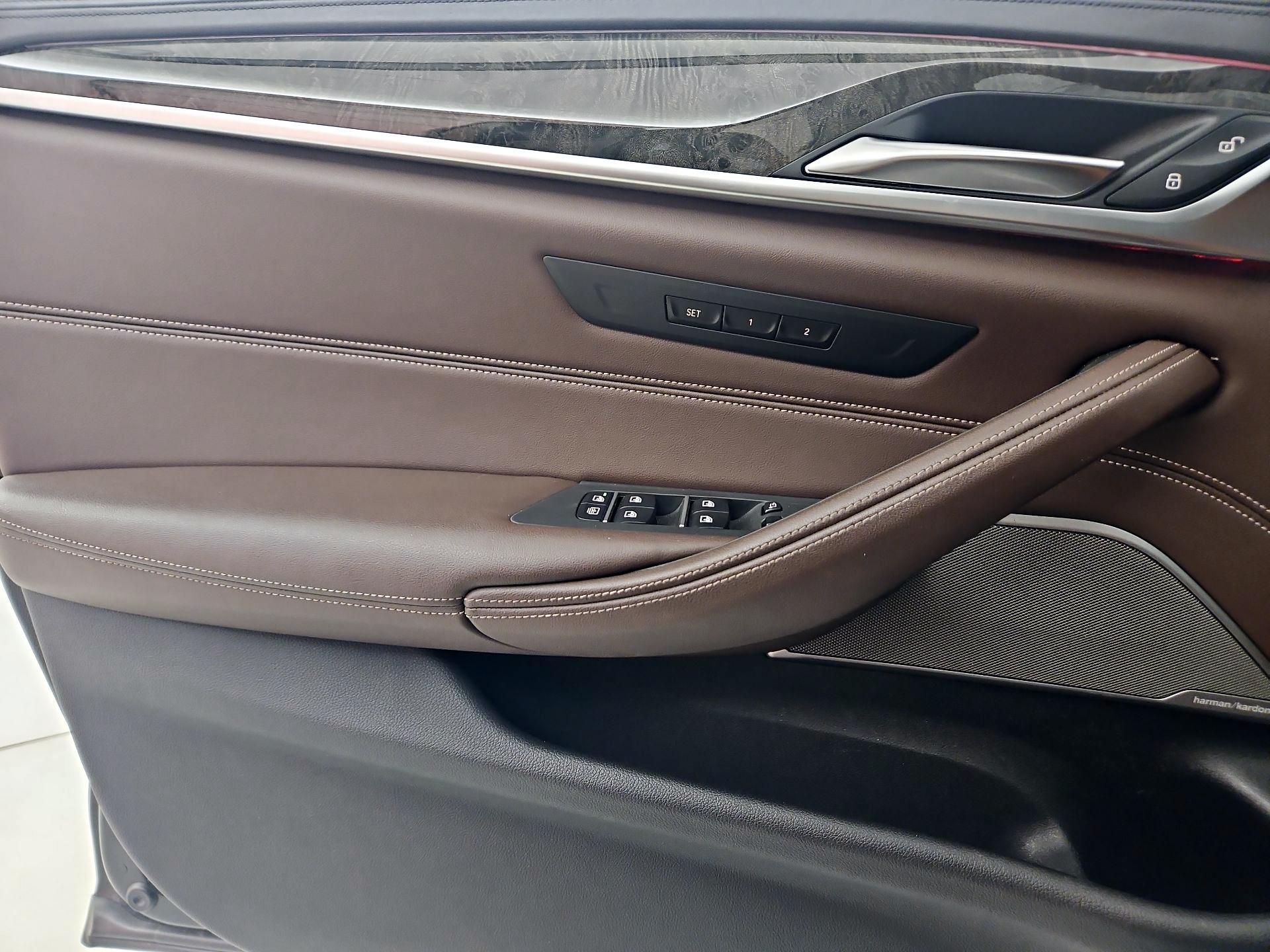 Thumbnail: 2021 BMW 5 Series - 12