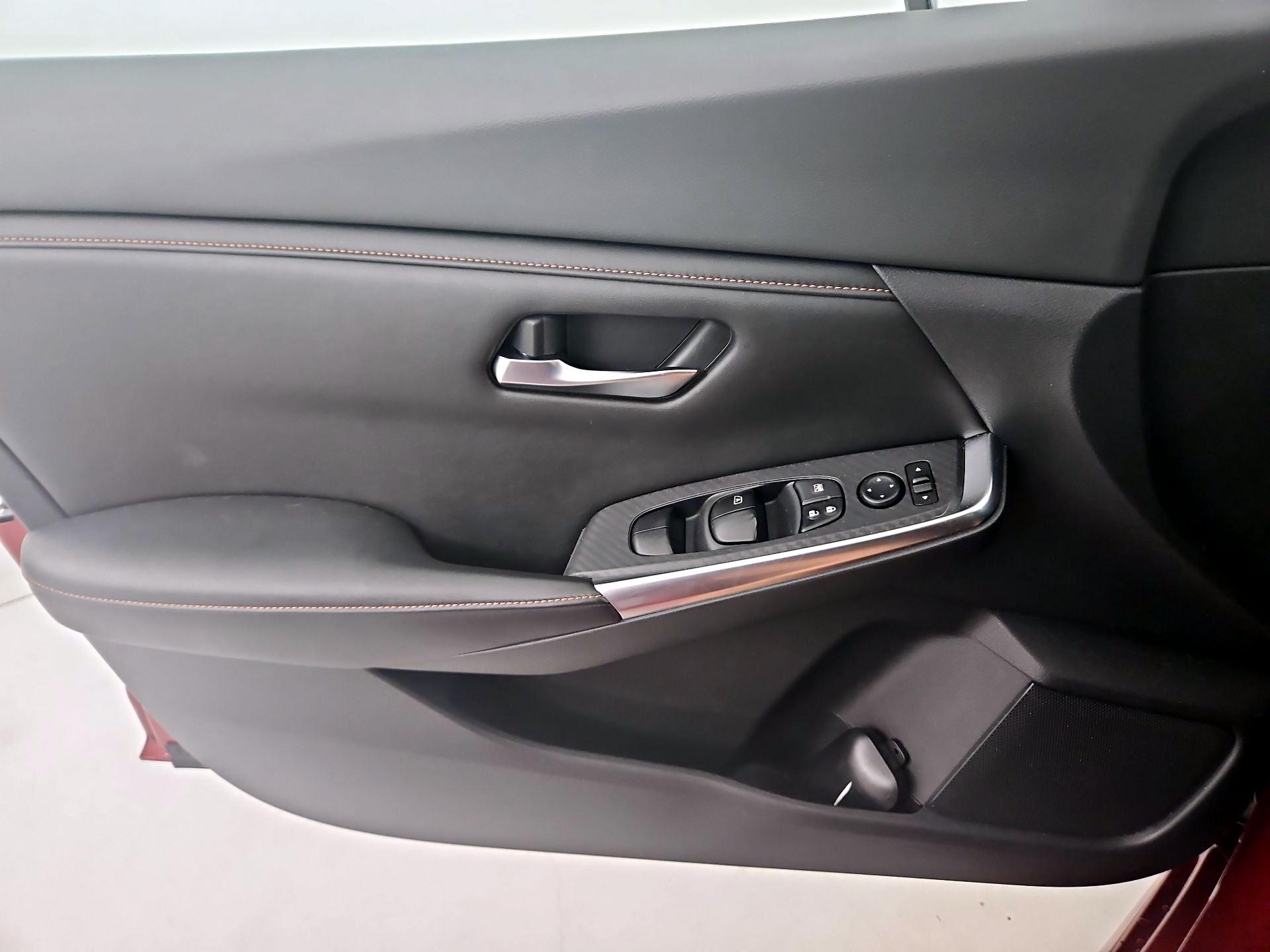 Thumbnail: 2020 Nissan Sentra - 12
