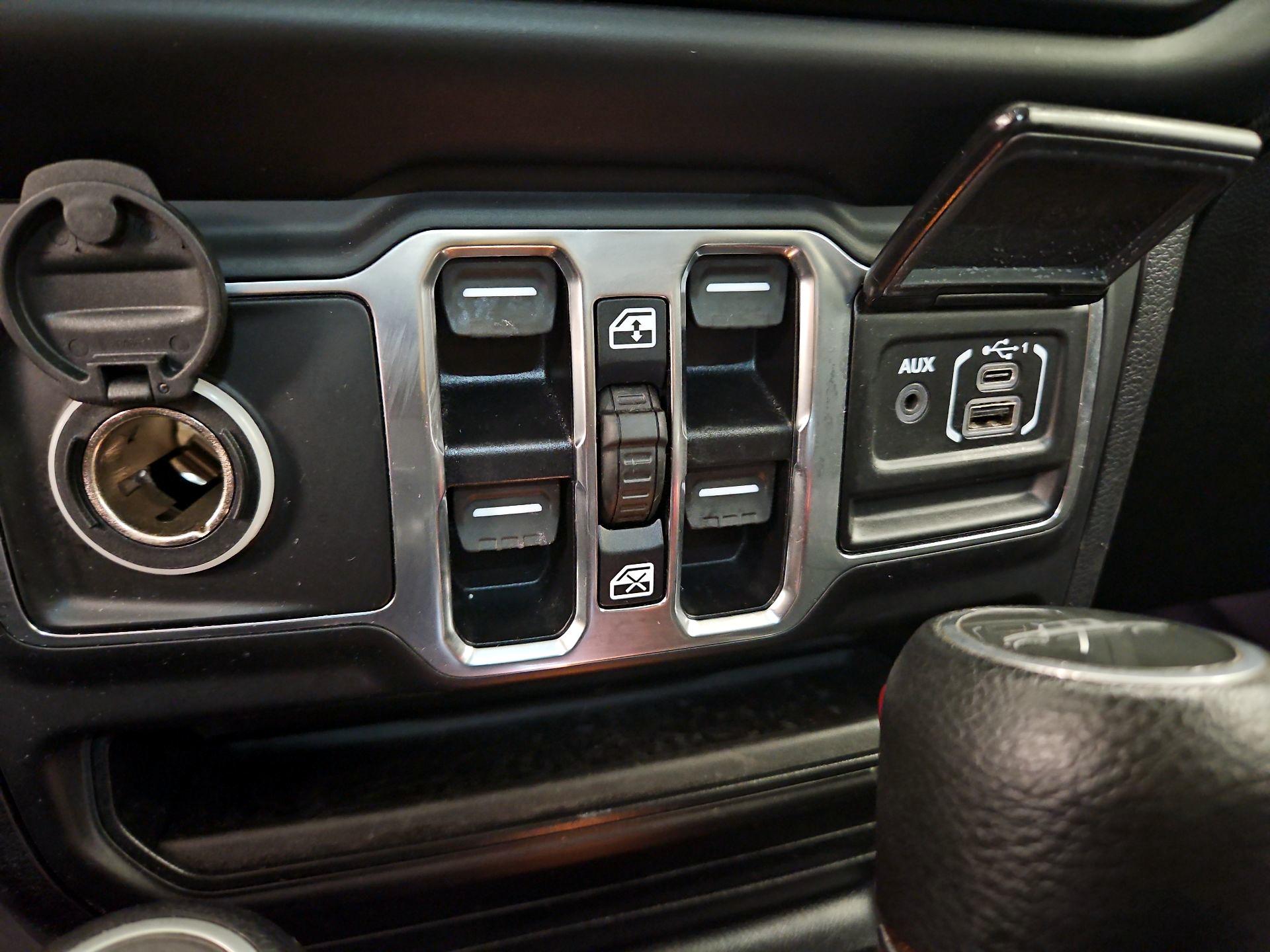 Thumbnail: 2020 Jeep Gladiator - 18