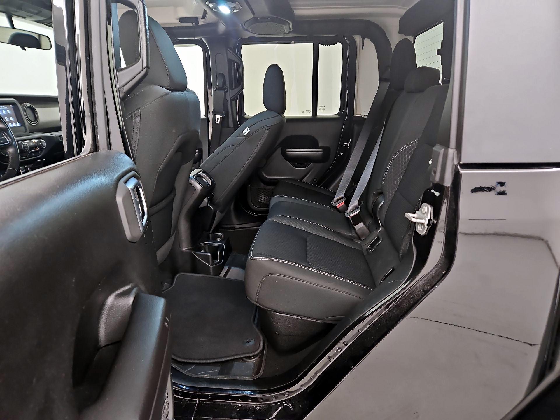 Thumbnail: 2020 Jeep Gladiator - 19