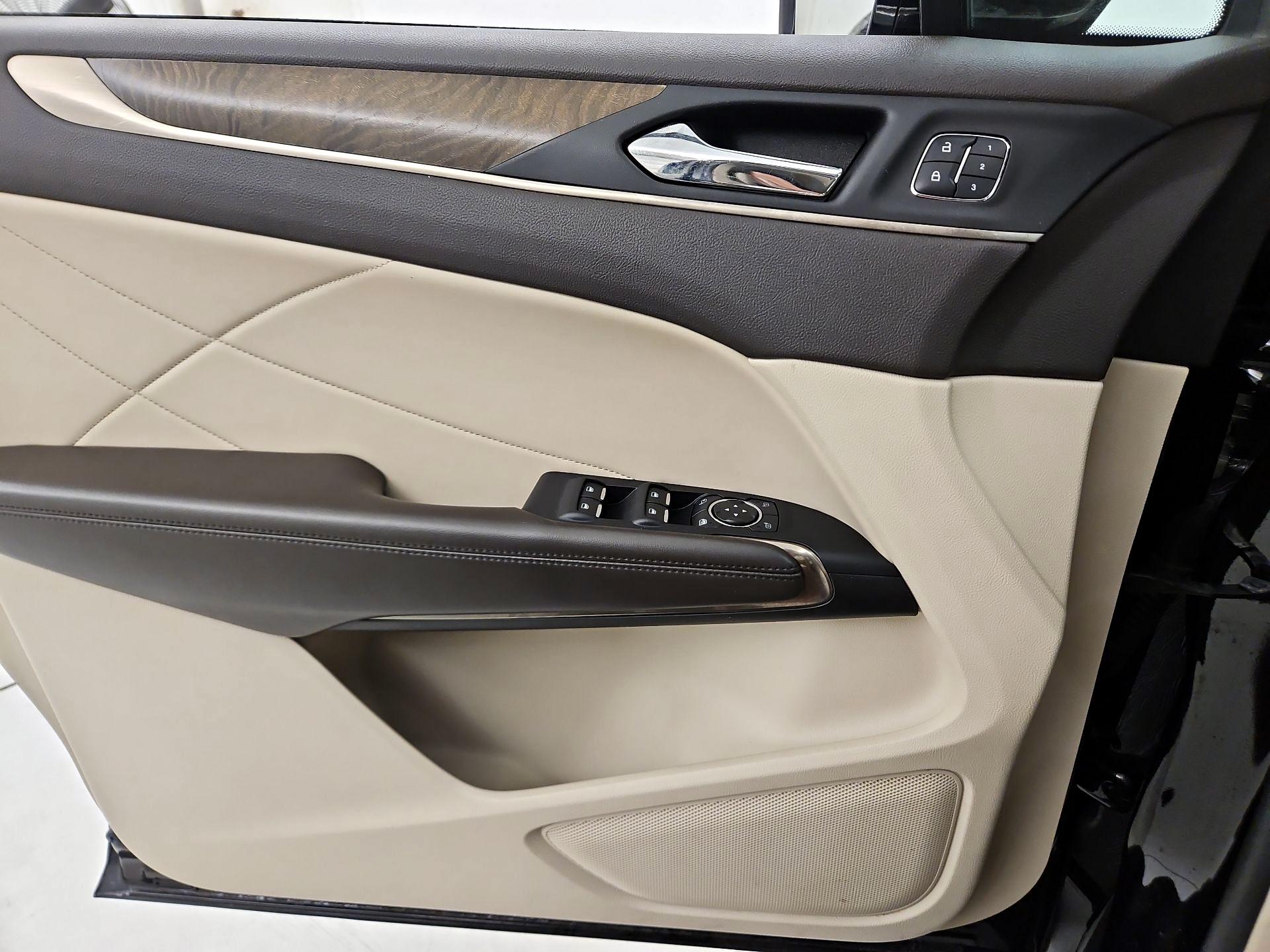 Thumbnail: 2018 Lincoln MKC - 12