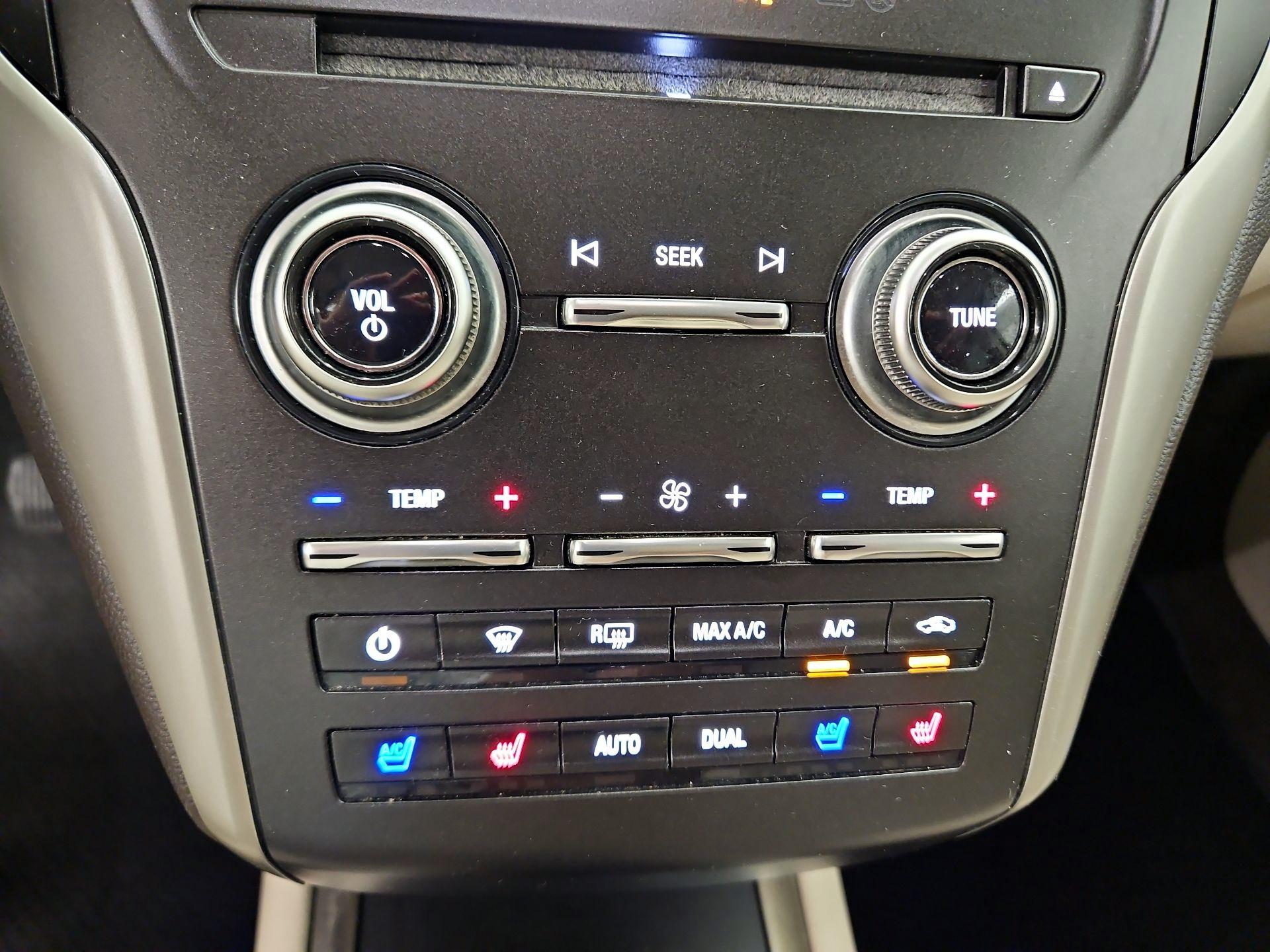 Thumbnail: 2018 Lincoln MKC - 17