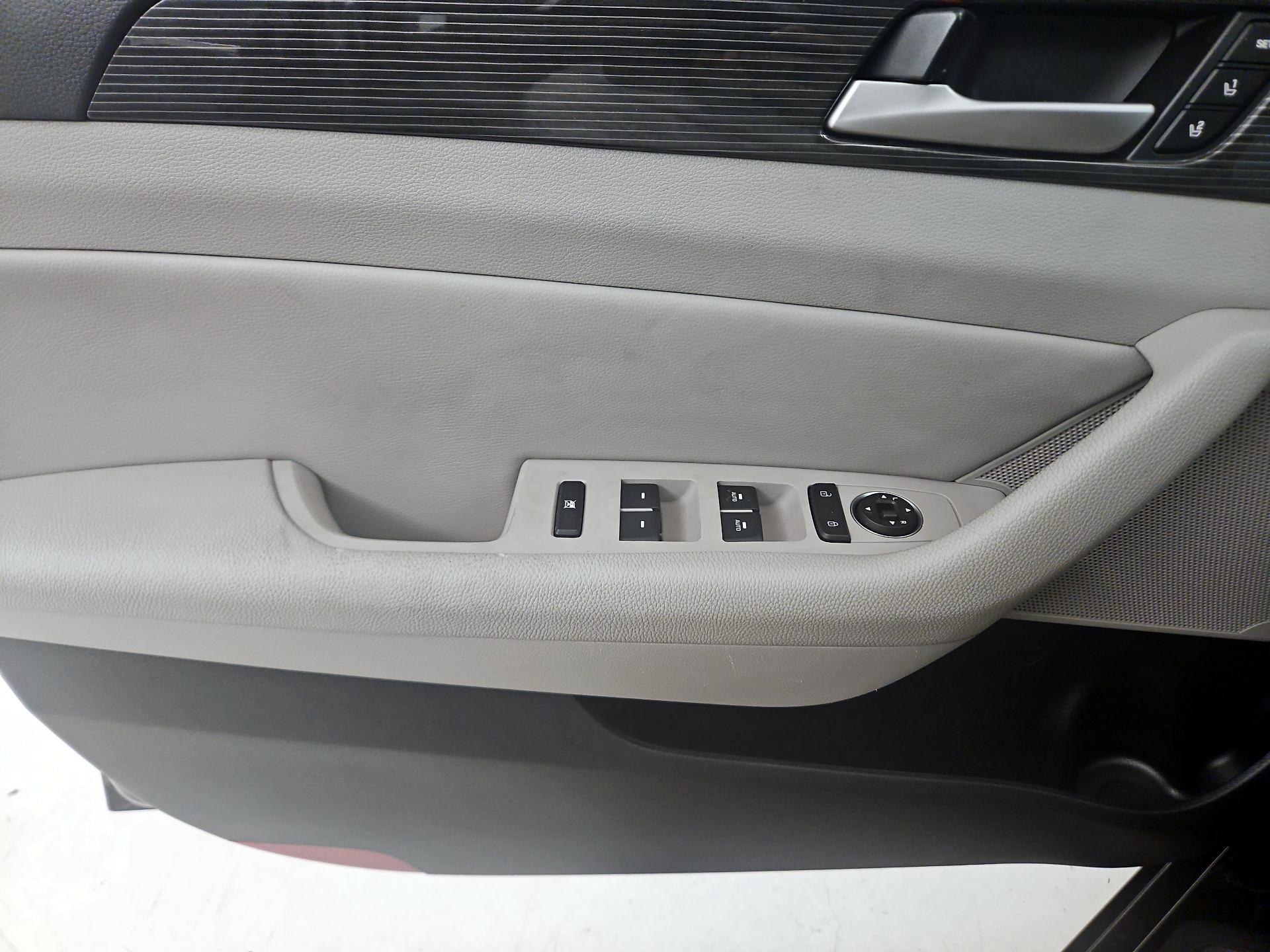 Thumbnail: 2018 Hyundai Sonata - 12