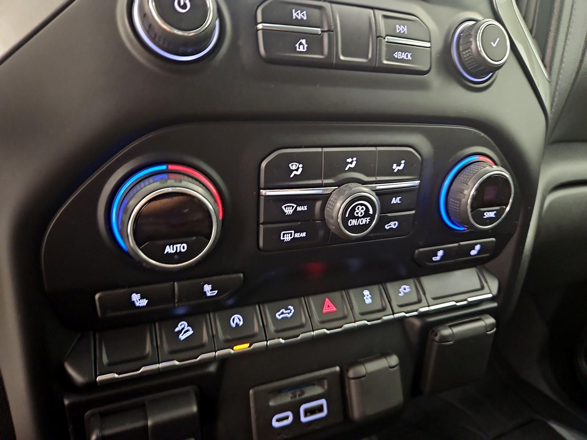 Thumbnail: 2019 Chevrolet Silverado 1500 - 16