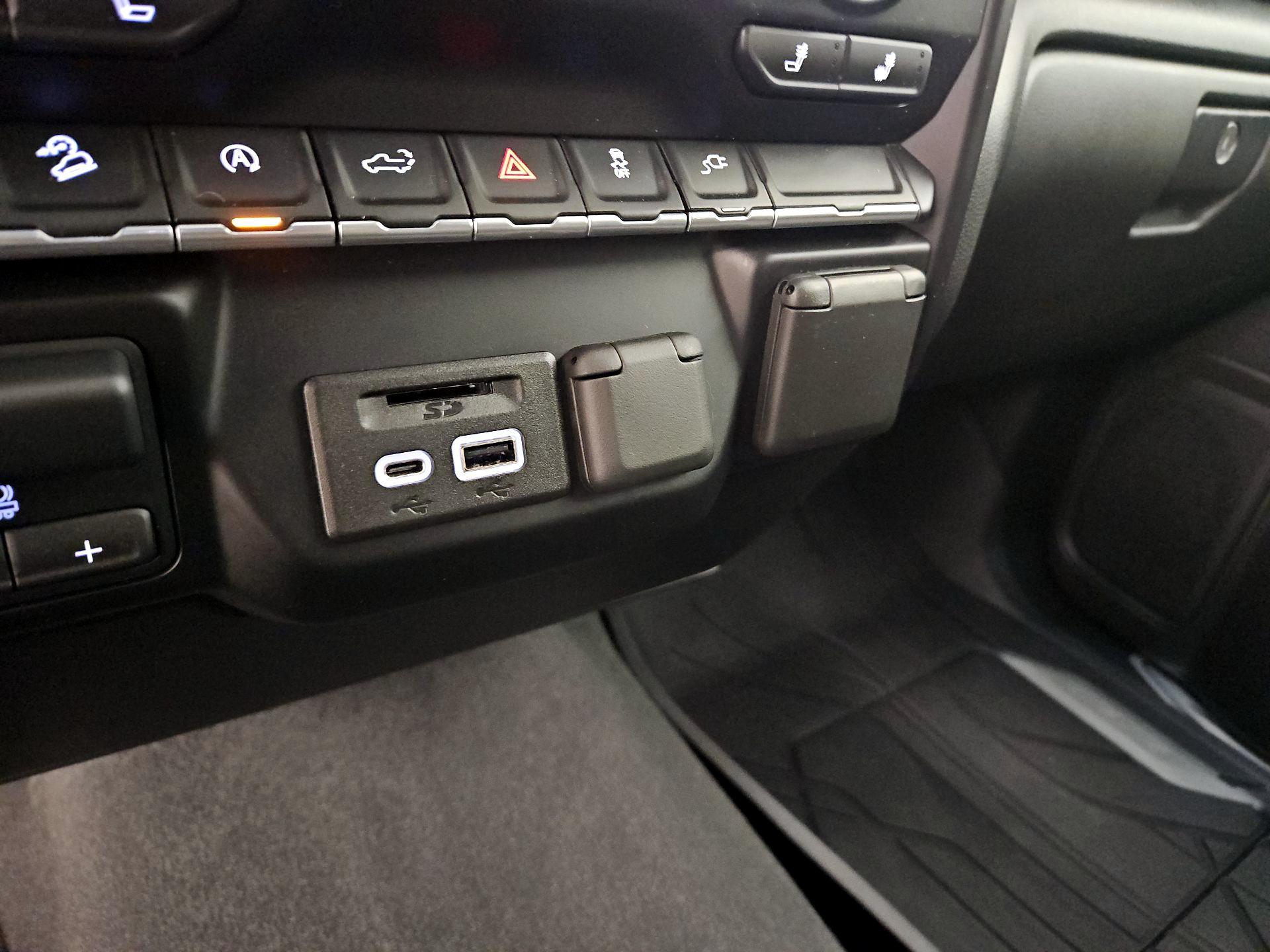Thumbnail: 2019 Chevrolet Silverado 1500 - 18