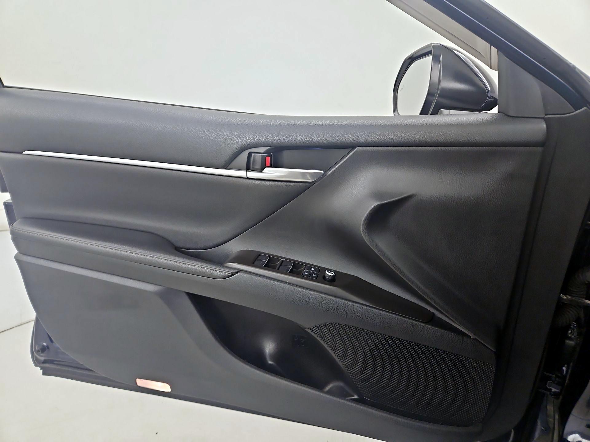 Thumbnail: 2021 Toyota Camry - 12