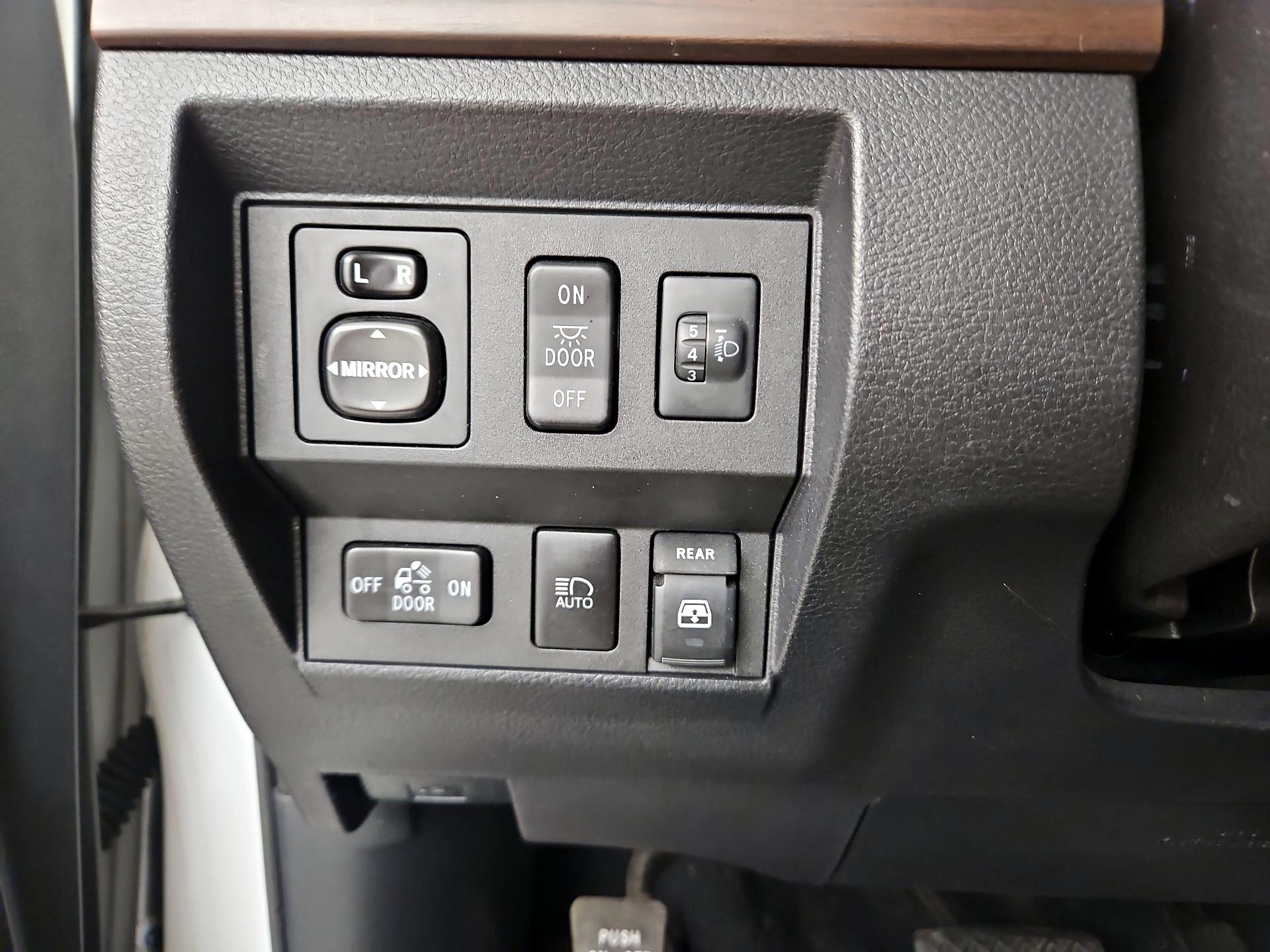 Thumbnail: 2018 Toyota Tundra - 13