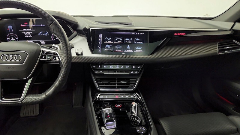 2022 Audi e-tron GT Prestige 9