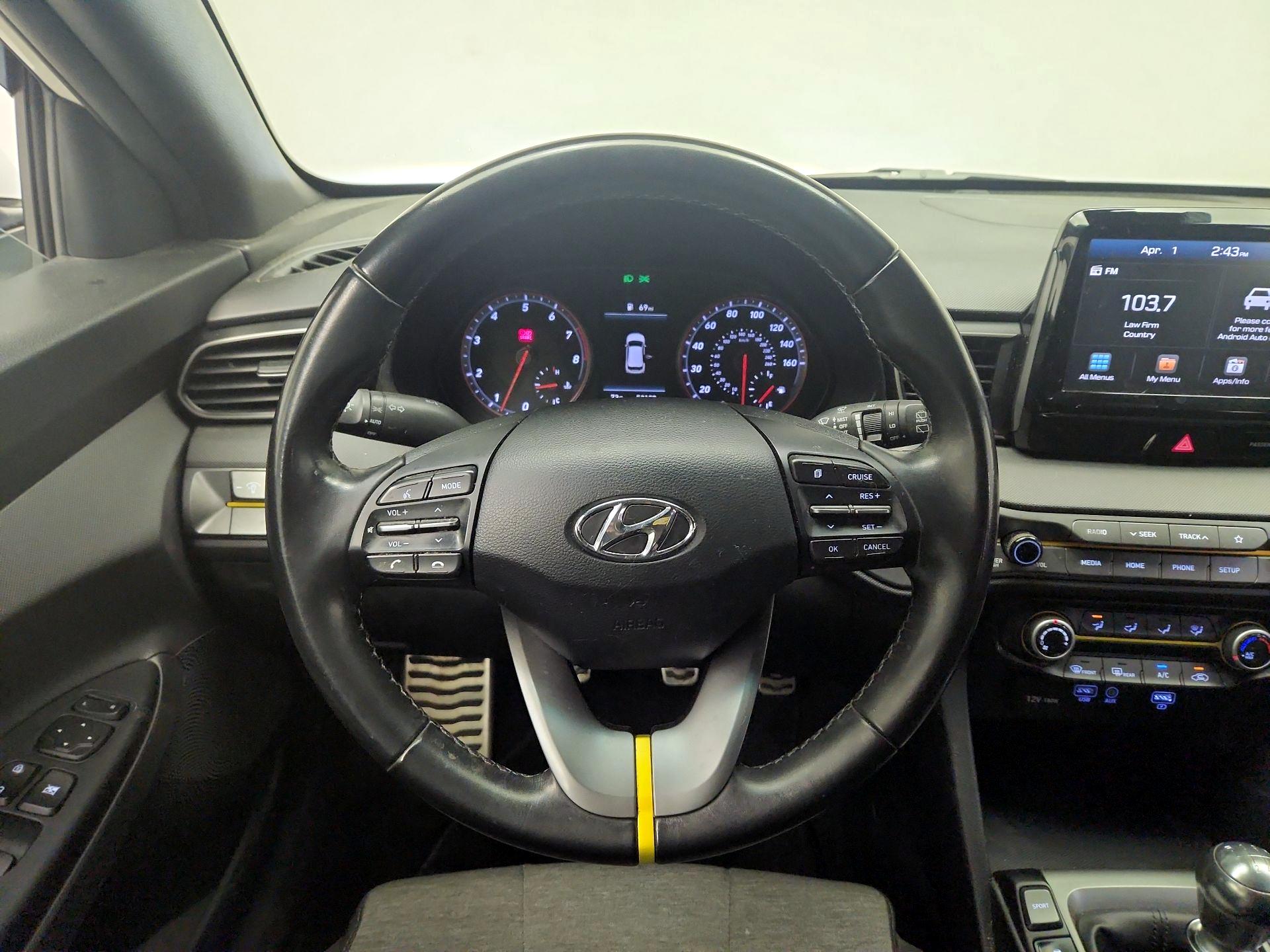 Thumbnail: 2019 Hyundai Veloster - 10