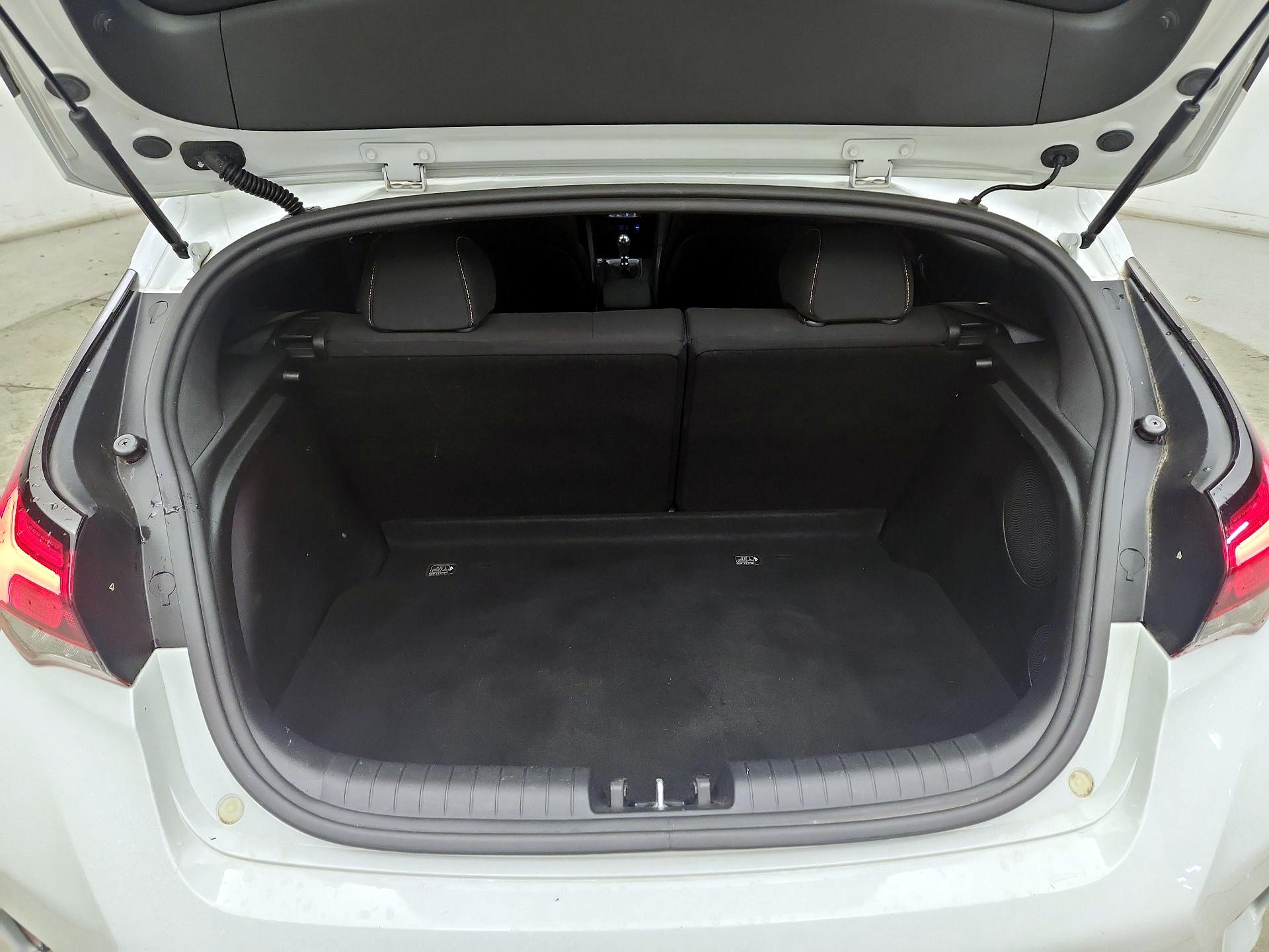 Thumbnail: 2019 Hyundai Veloster - 20