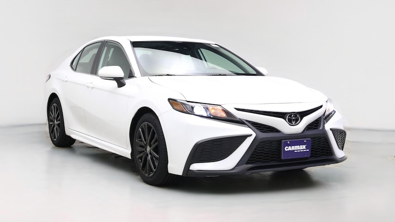 2022 Toyota Camry SE Hero Image