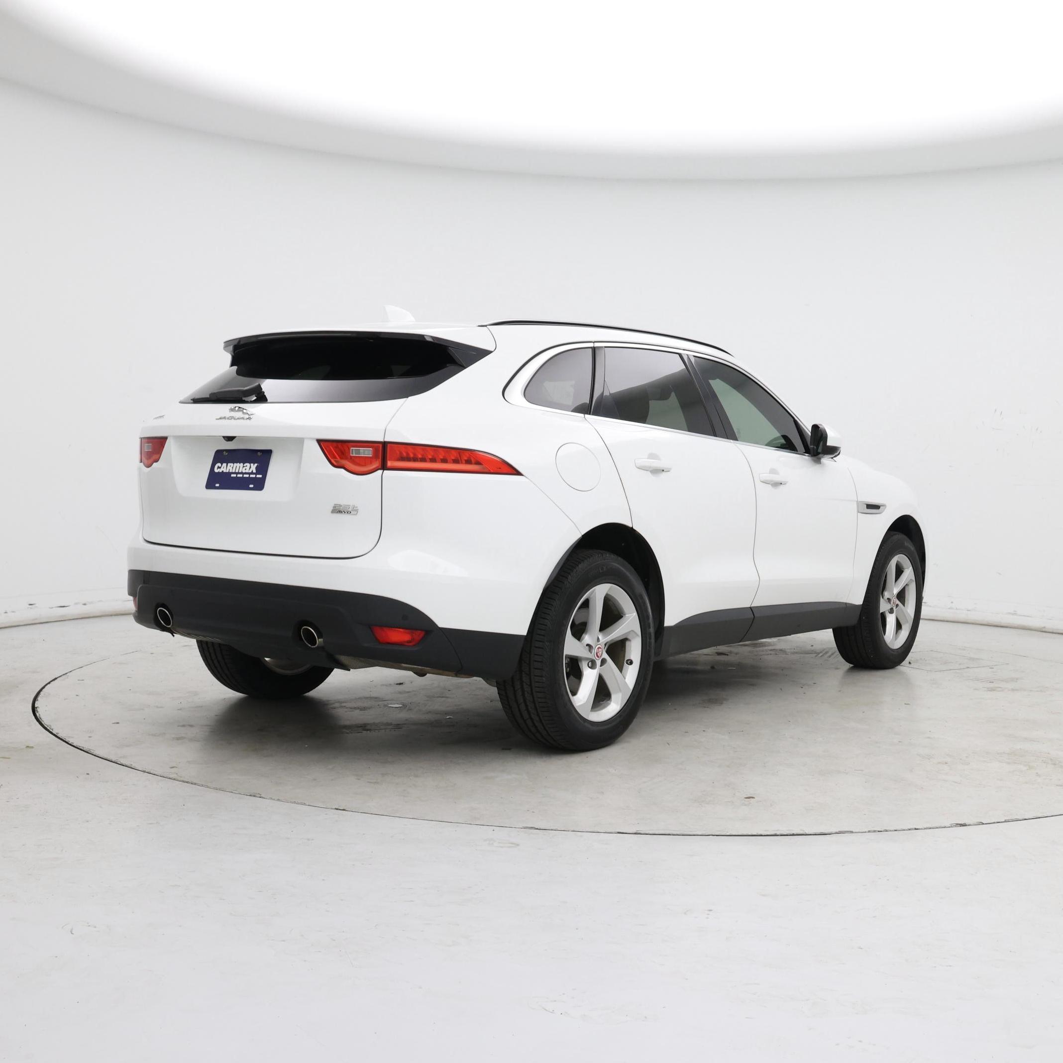 Thumbnail: 2019 Jaguar F-Pace - 8