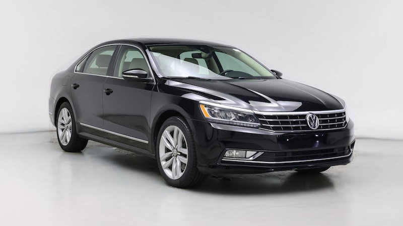 2016 Volkswagen Passat SEL Hero Image
