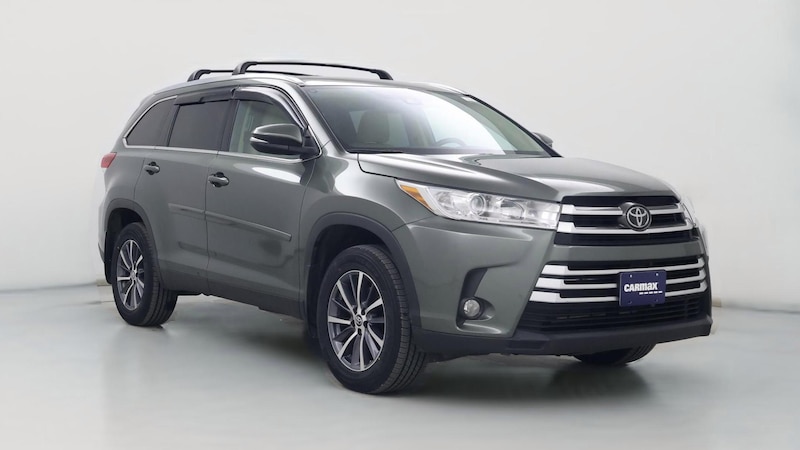 2019 Toyota Highlander XLE Hero Image