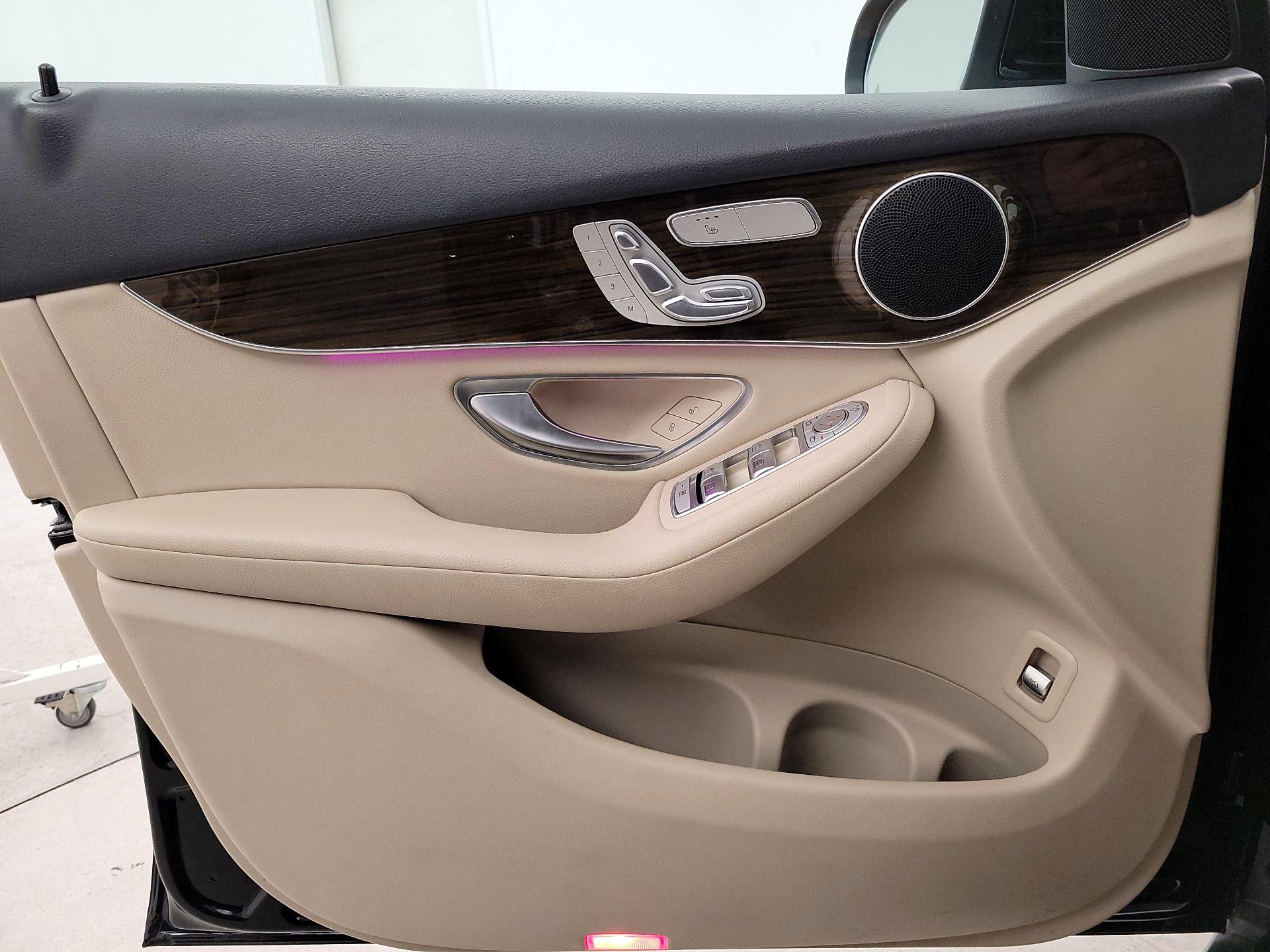 Thumbnail: 2022 Mercedes-Benz GLC - 12