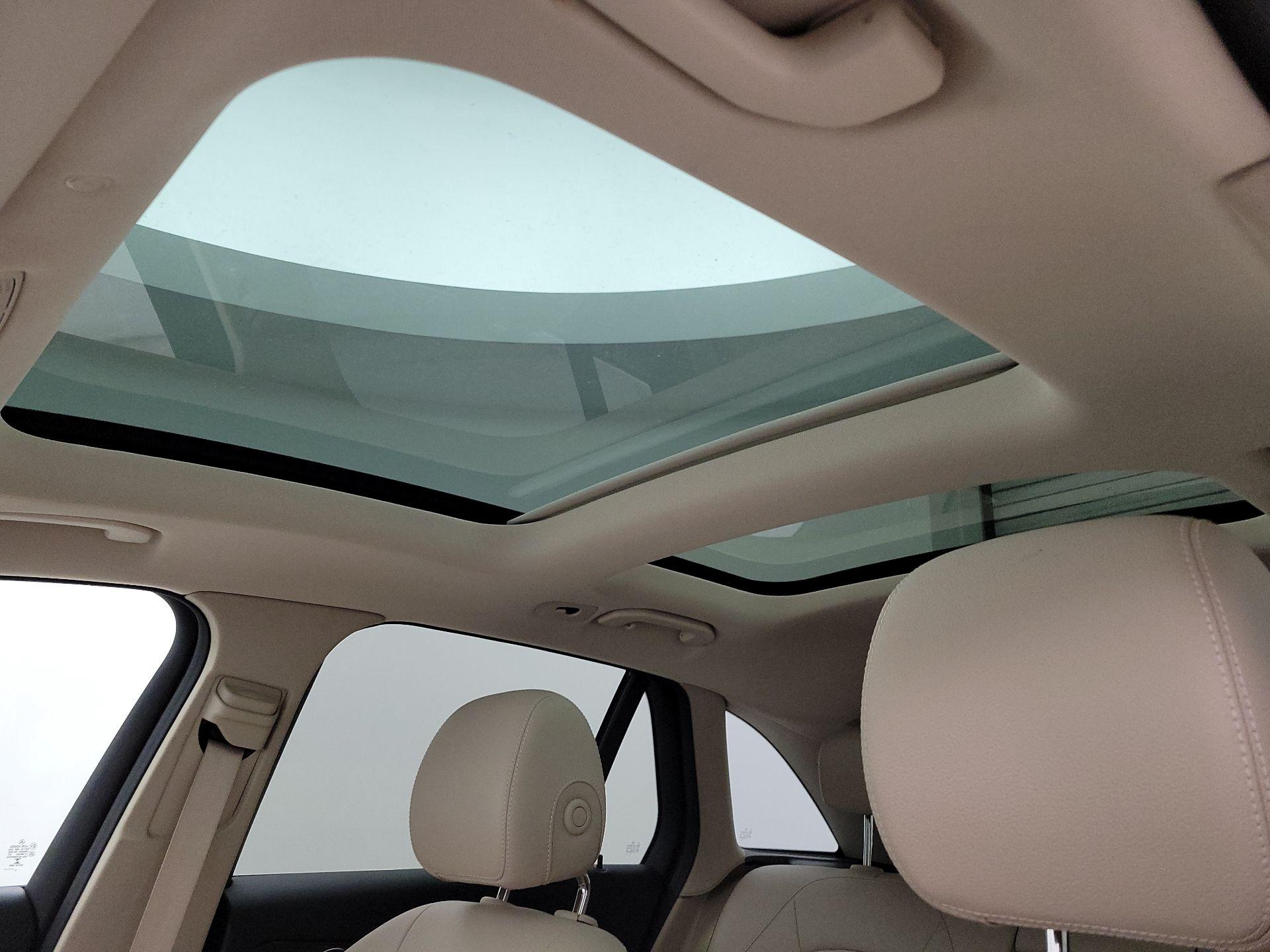 Thumbnail: 2022 Mercedes-Benz GLC - 20