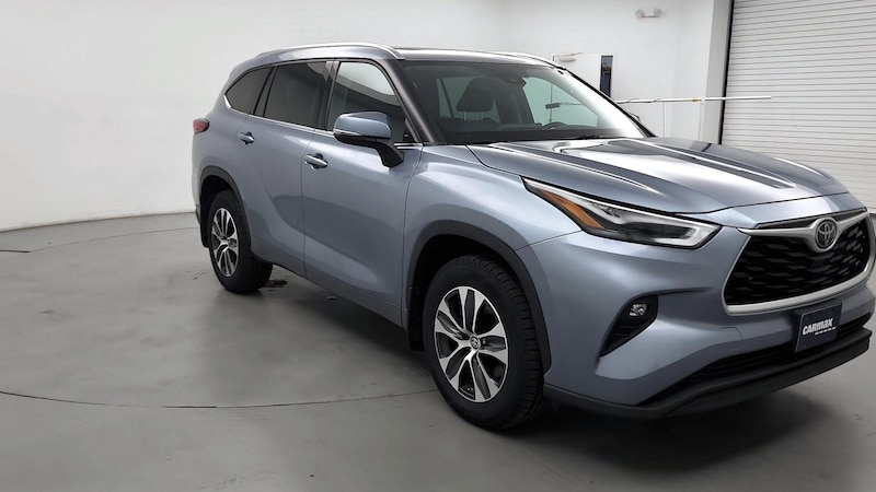 2021 Toyota Highlander XLE Hero Image