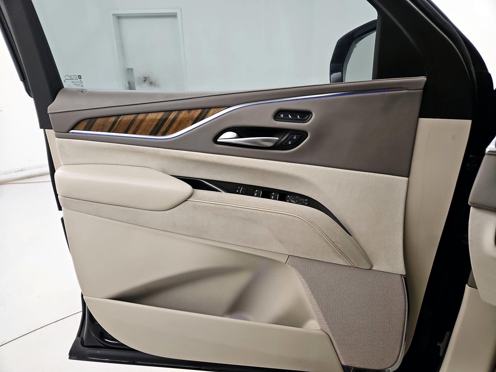 Thumbnail: 2022 Cadillac Escalade - 12