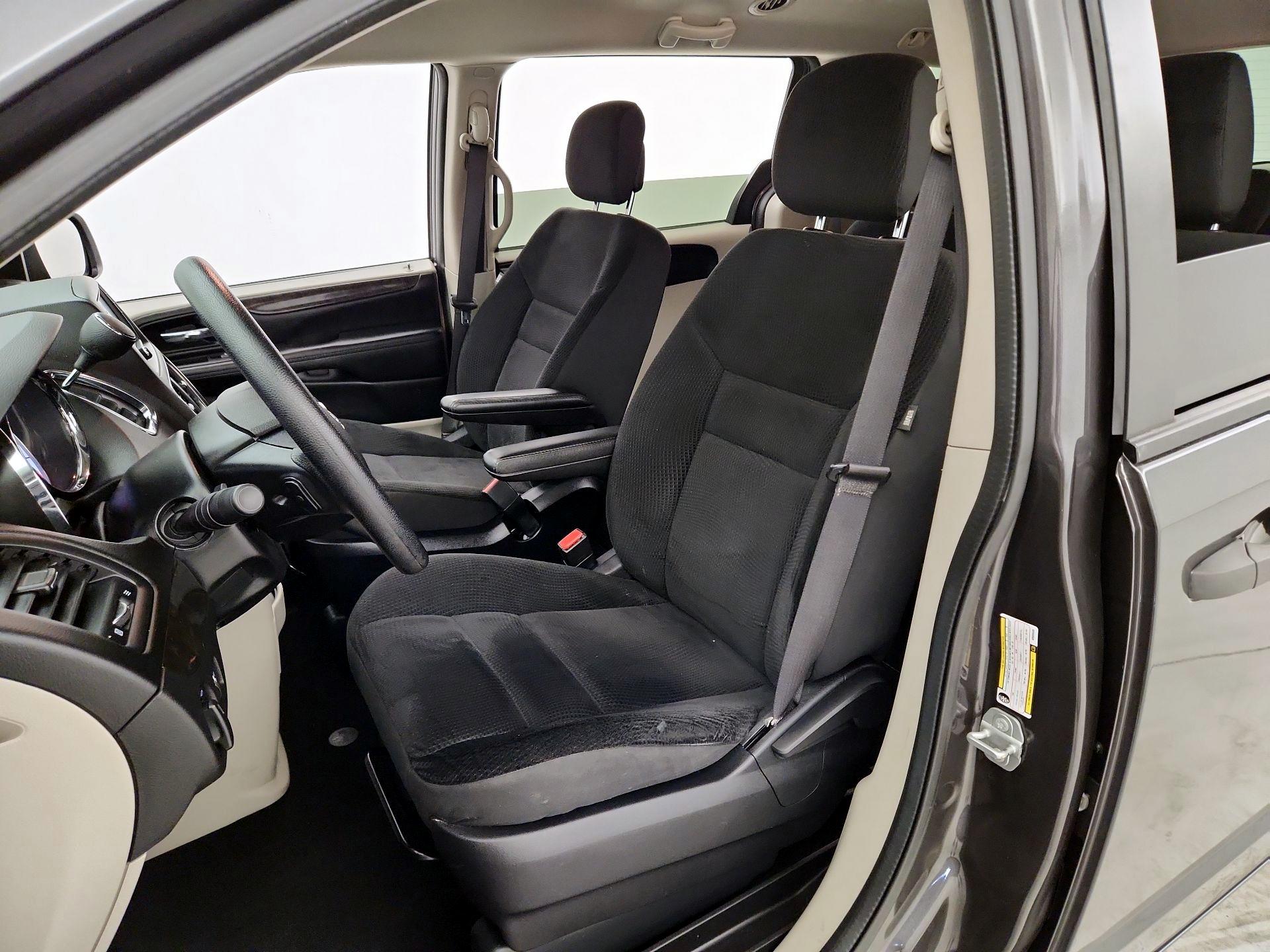 Thumbnail: 2019 Dodge Grand Caravan - 11
